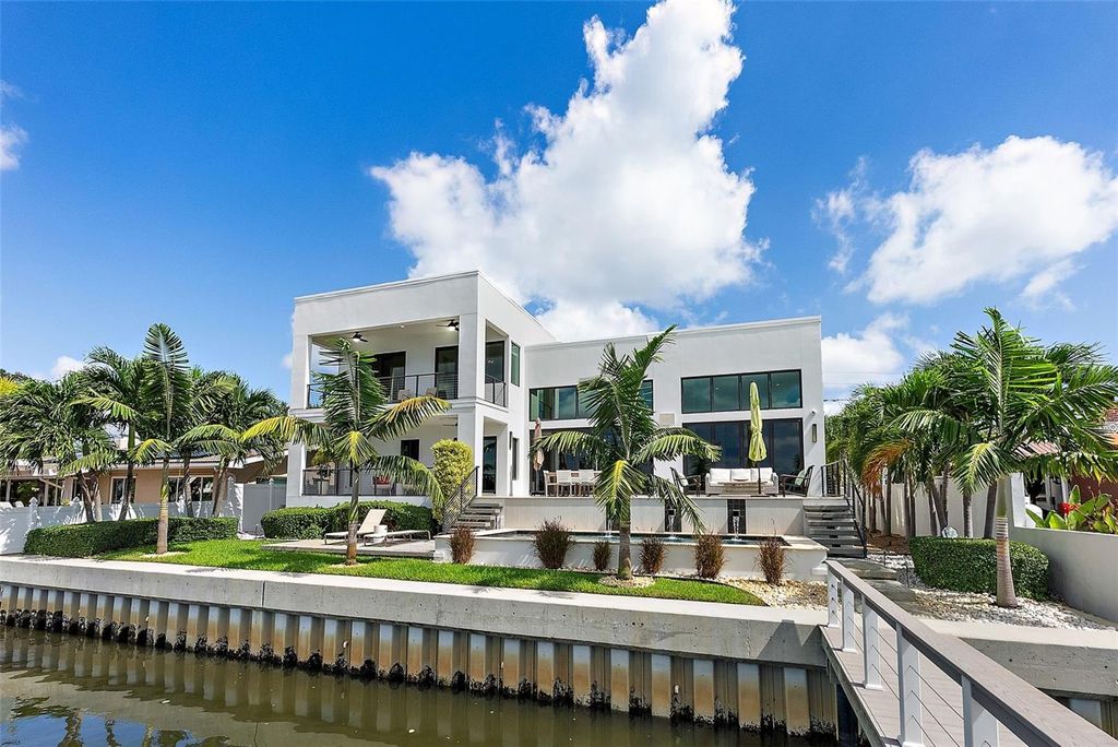 Photo of 2501 Sunrise Drive SE, St Petersburg, FL 33705 (MLS # TB8434280)