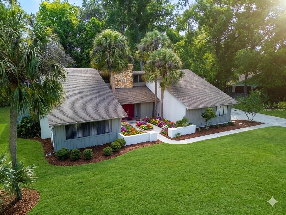 816 PINE SHADOW DRIVE