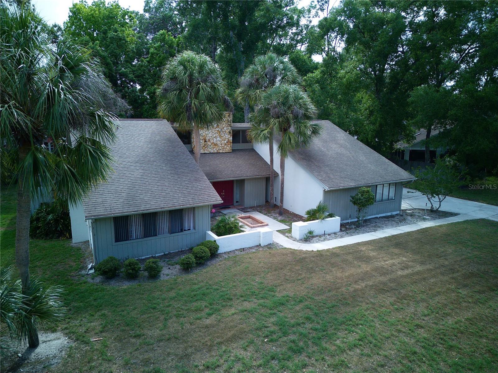 816 PINE SHADOW DRIVE