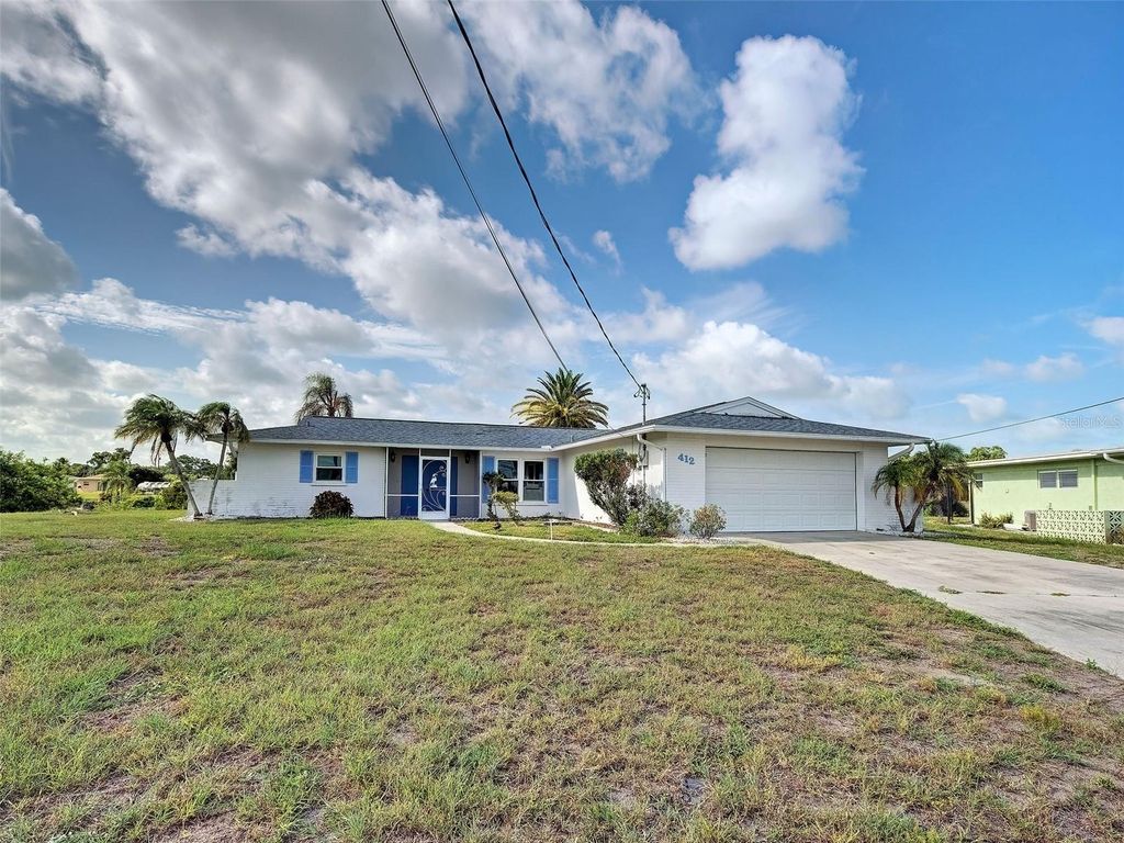 Photo of 412 Pine Tree Terrace, Venice, FL 34293 (MLS # D6147844)