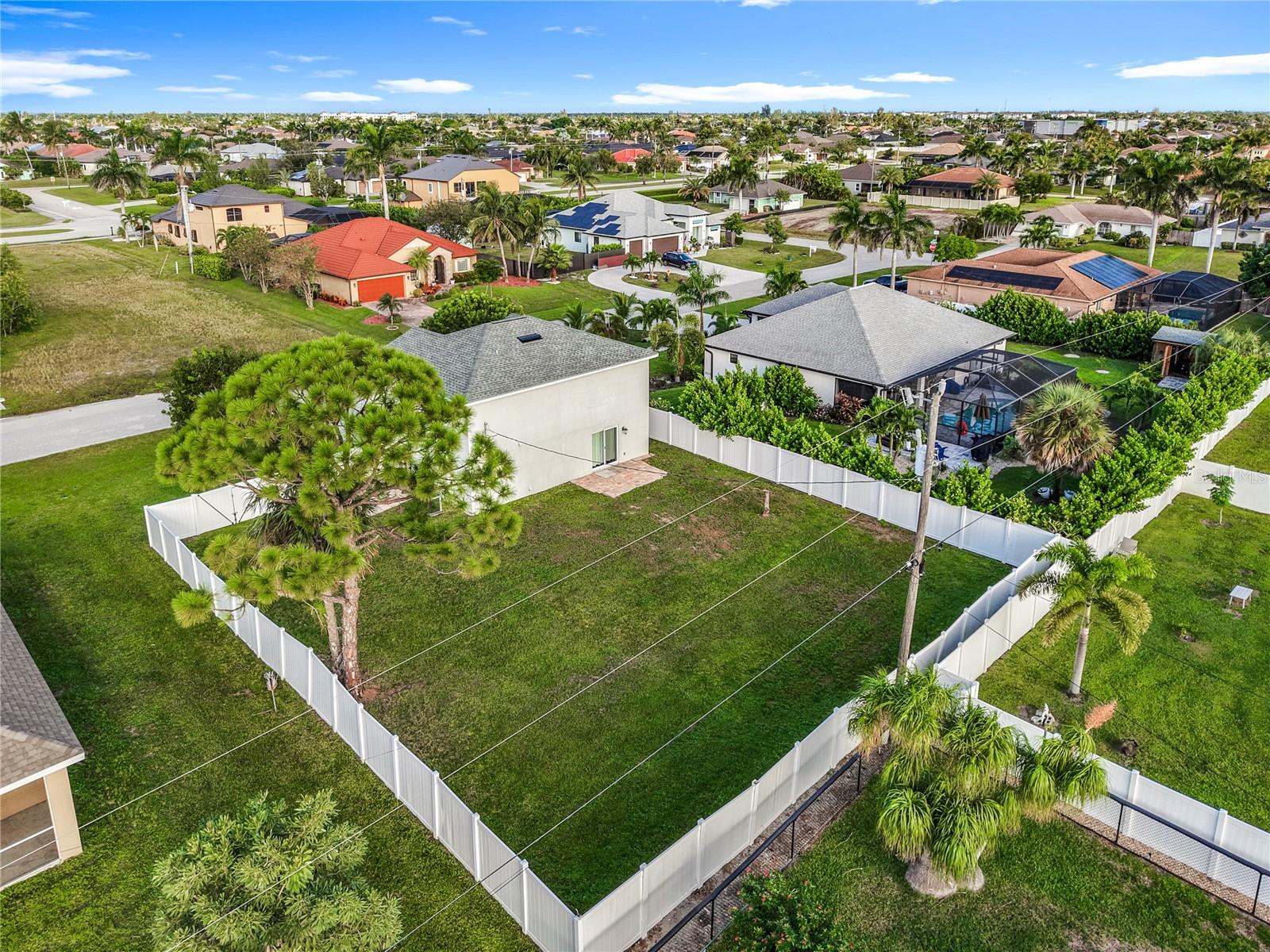 CAPE CORAL - Residential