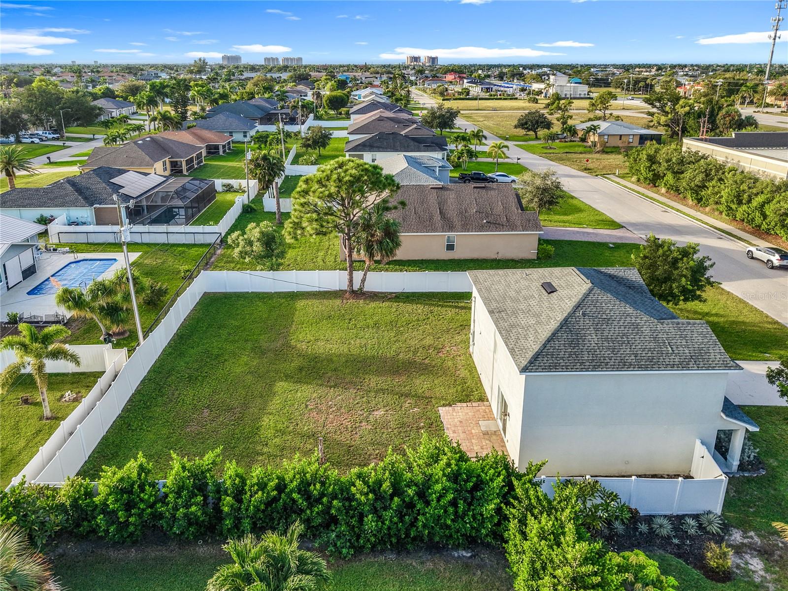 CAPE CORAL - Residential