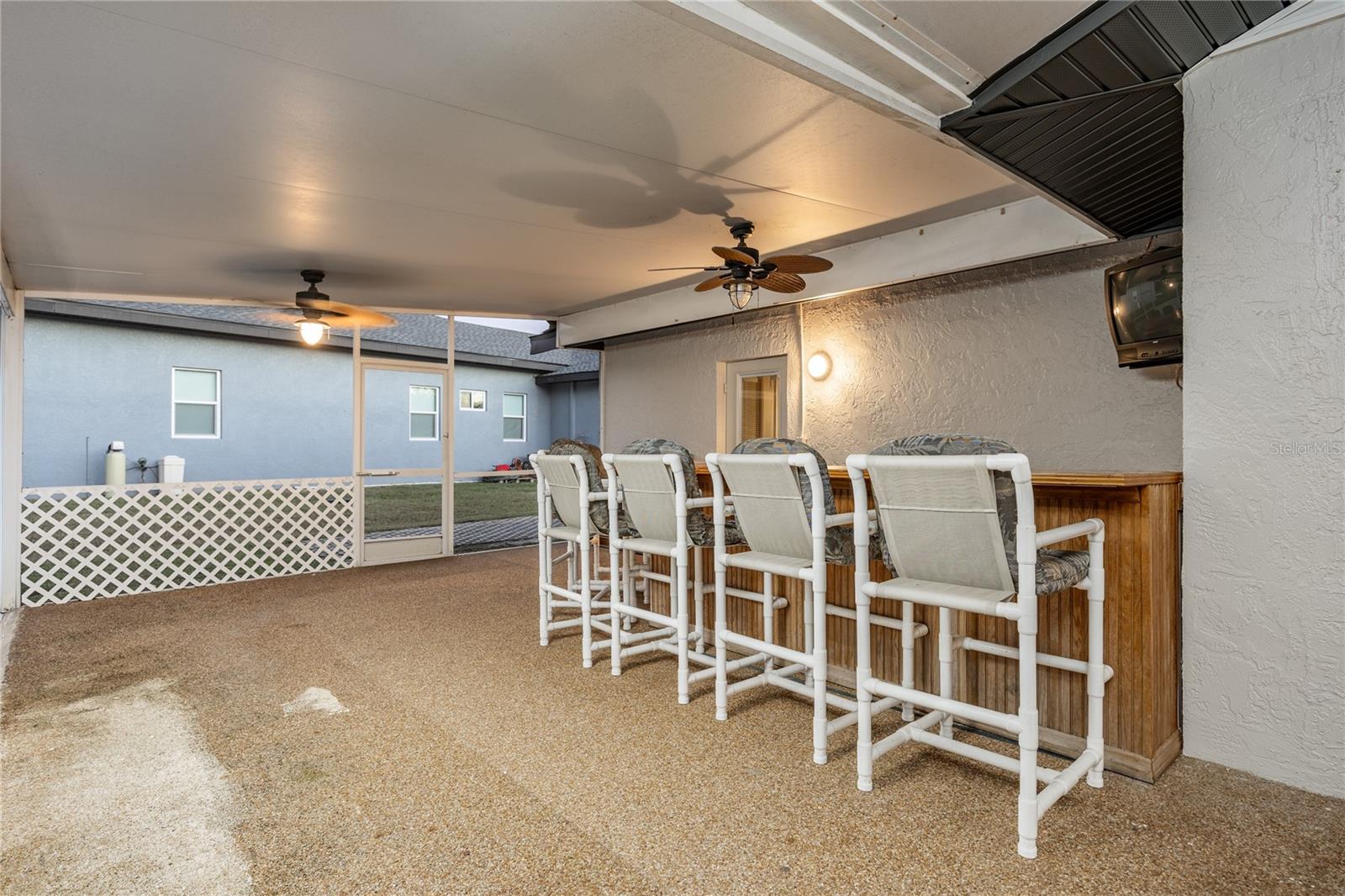 GROVE SHORE - Residential