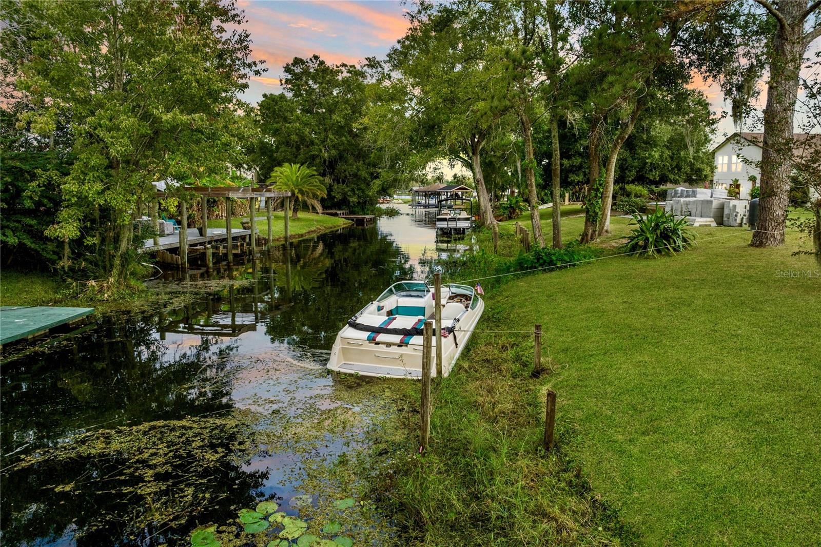 GROVE SHORE - Residential