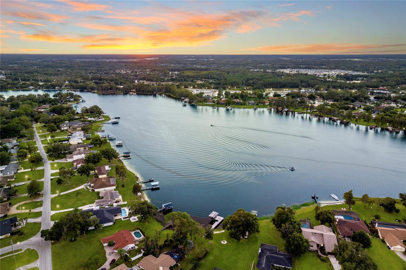 GROVE SHORE - Residential