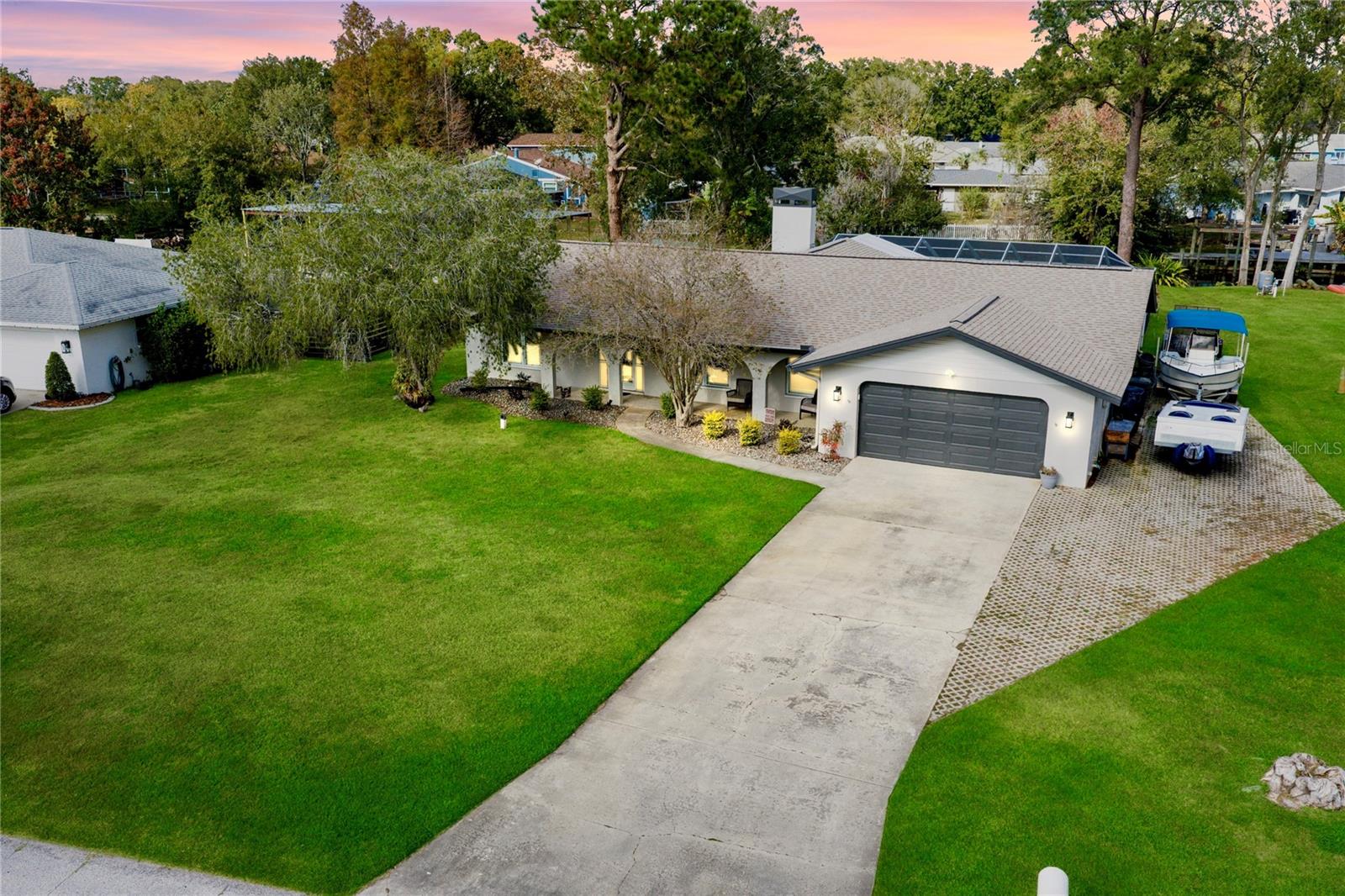 GROVE SHORE - Residential