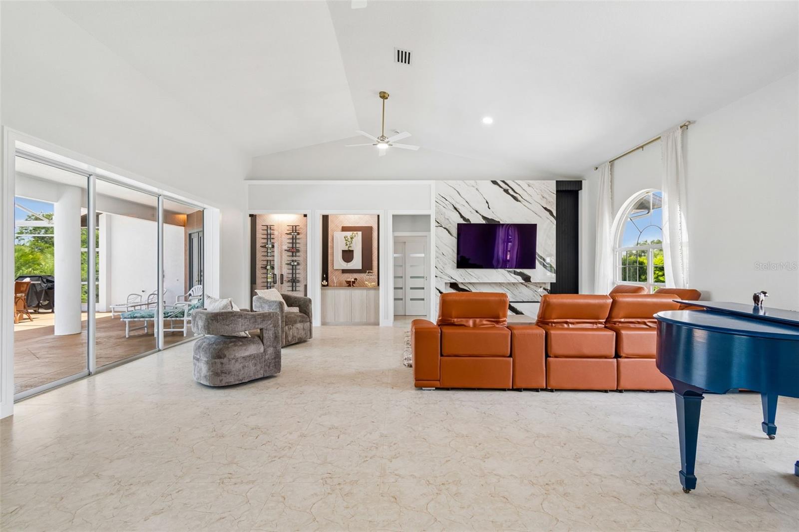 3339 DESOTO DRIVE