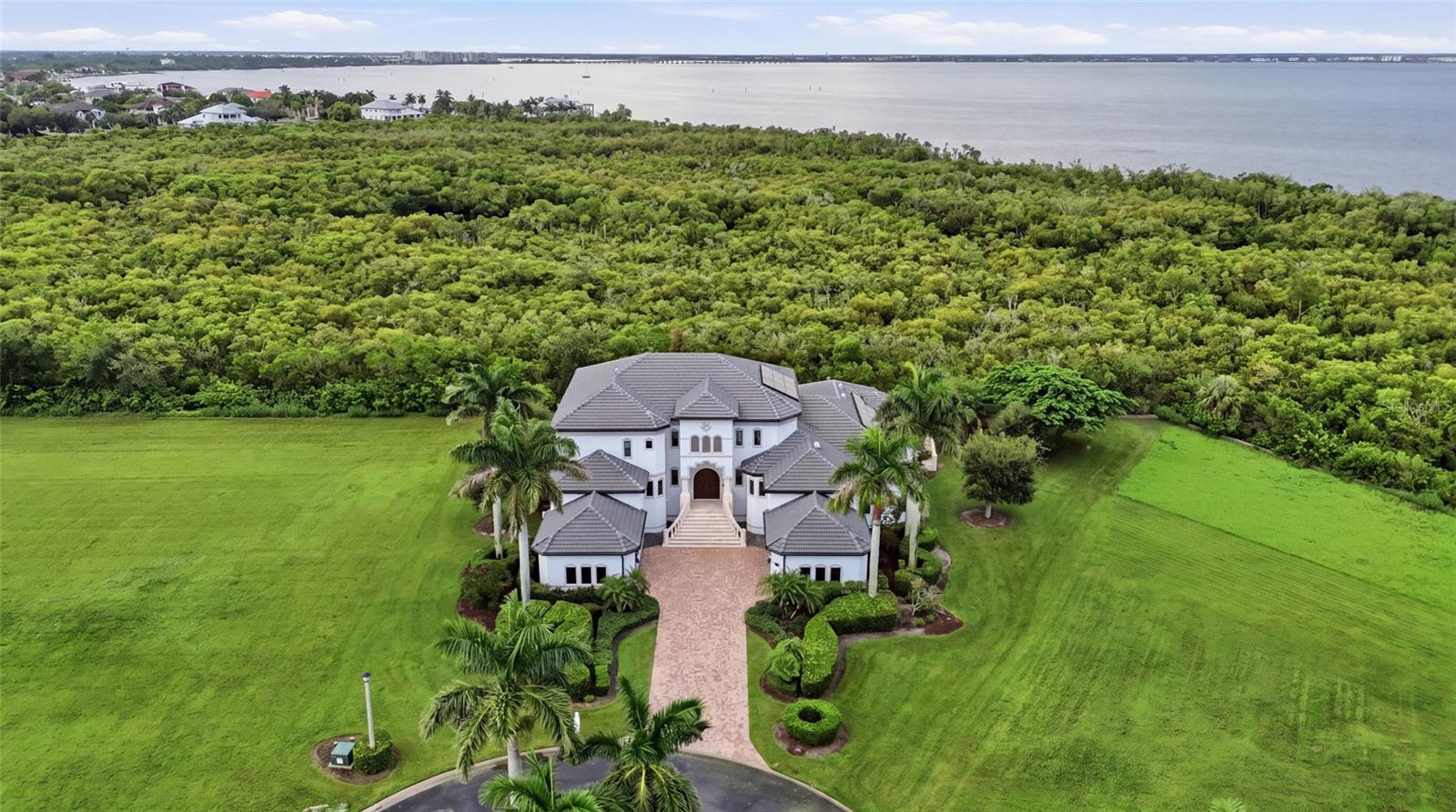 4790 HARBOR POINT COURT