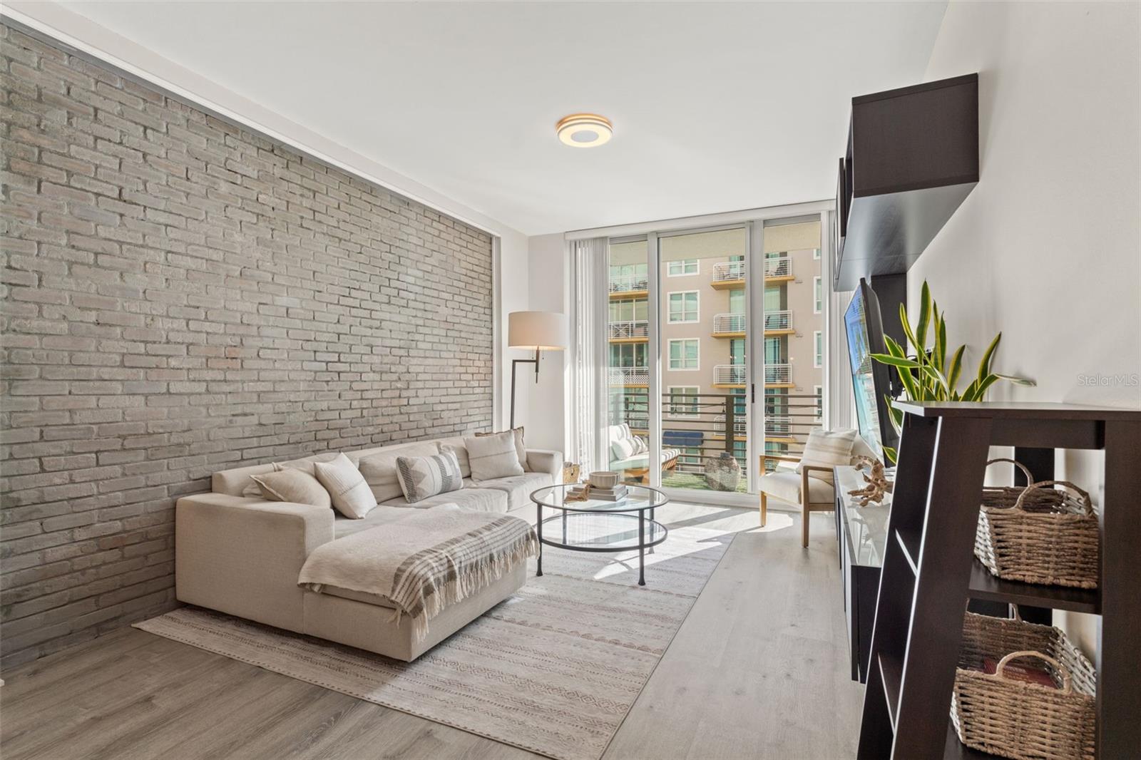 GRAND CENTRAL AT KENNEDY RESID - Residential