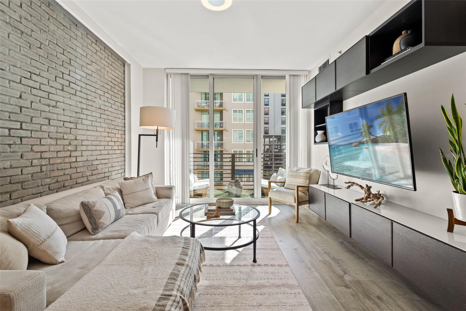 GRAND CENTRAL AT KENNEDY RESID - Residential