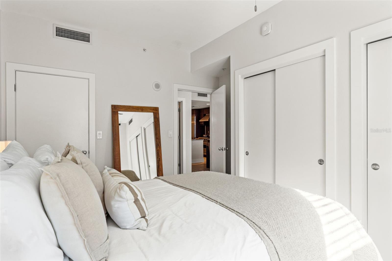 GRAND CENTRAL AT KENNEDY RESID - Residential