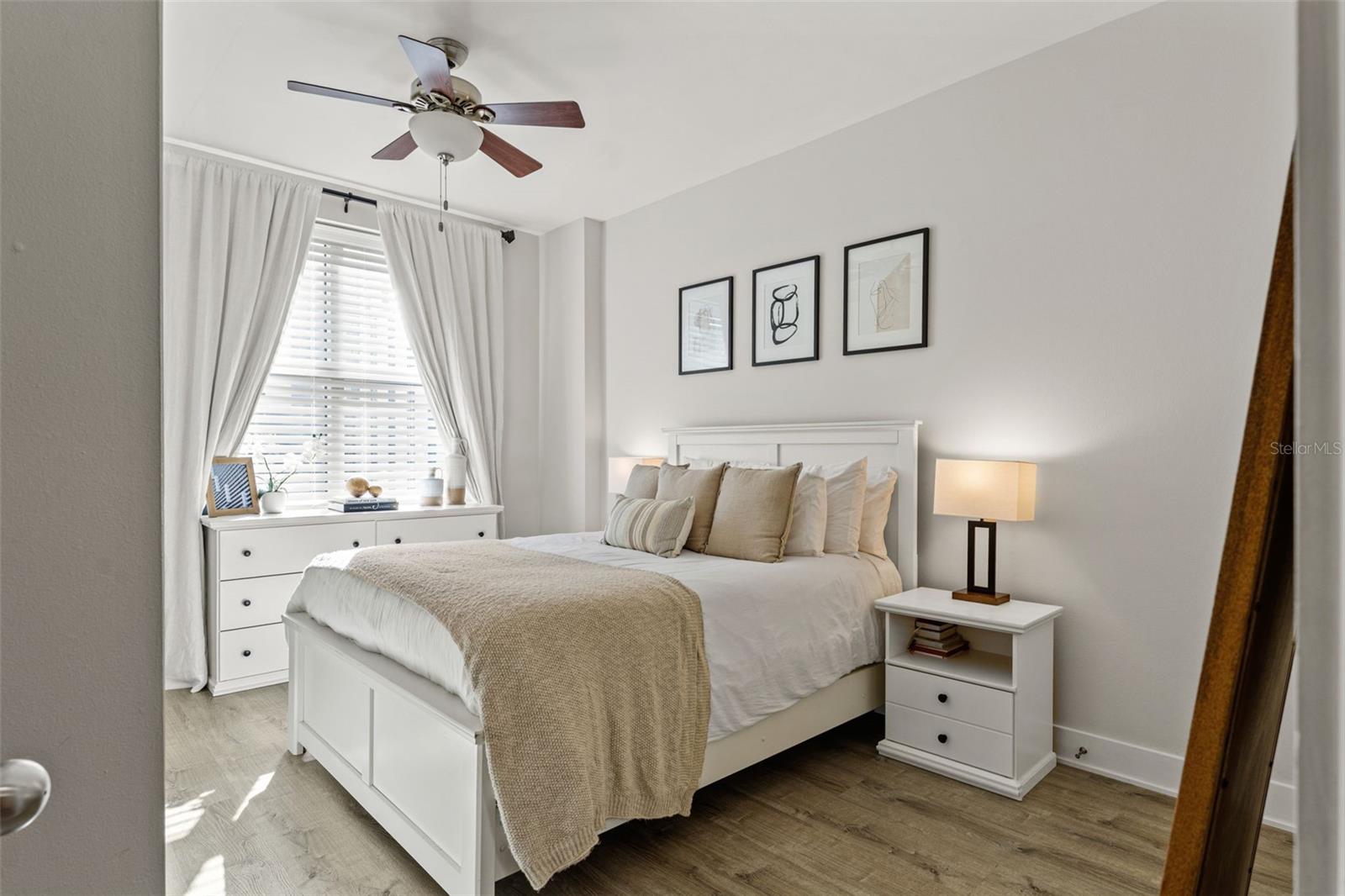 GRAND CENTRAL AT KENNEDY RESID - Residential