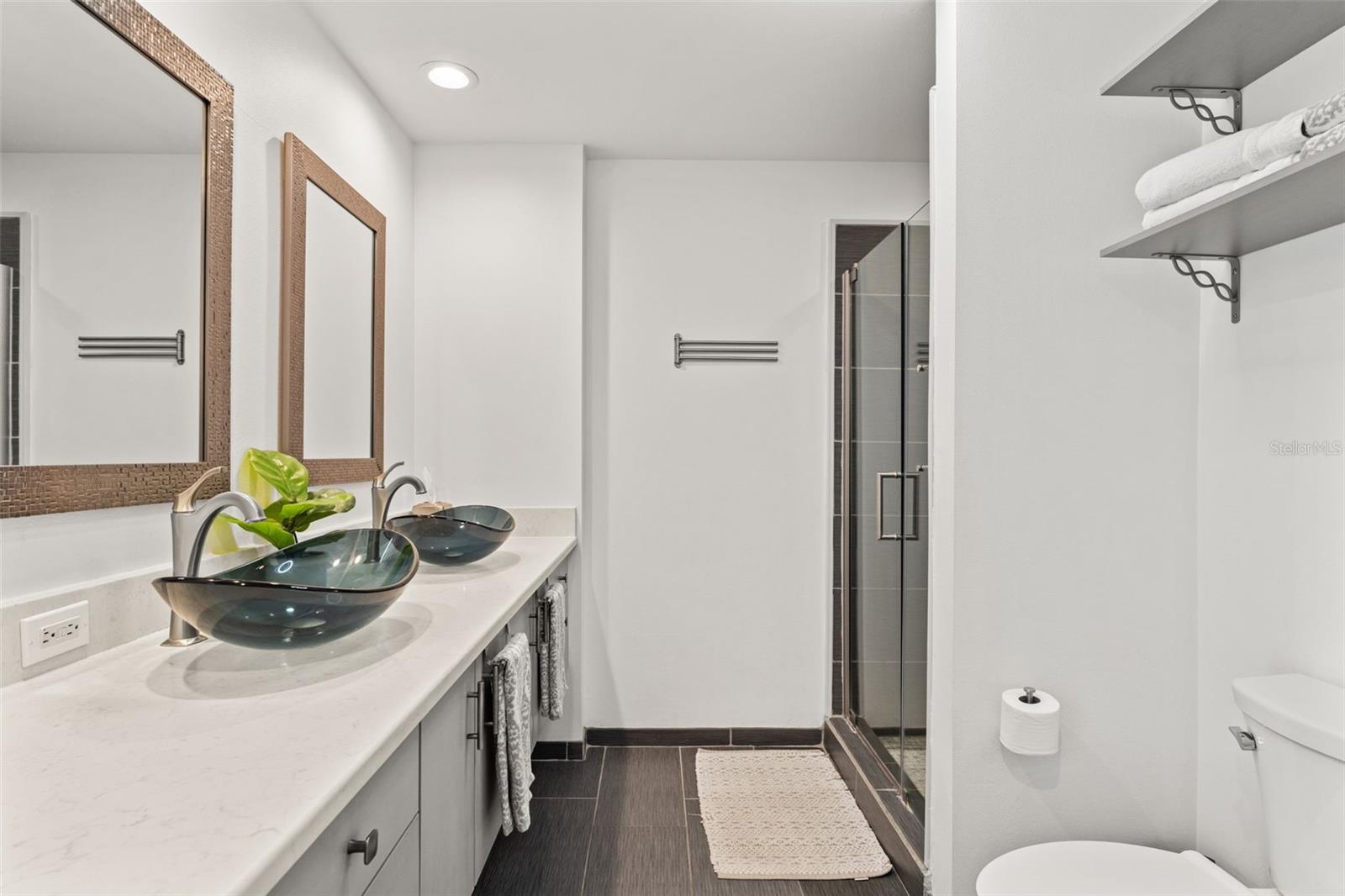 GRAND CENTRAL AT KENNEDY RESID - Residential