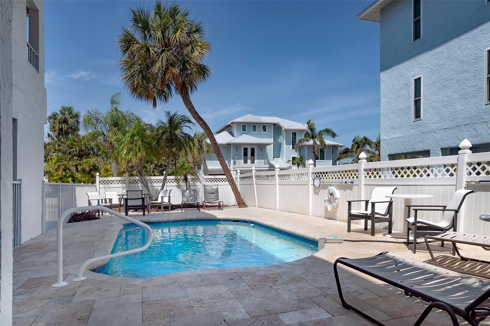 GULF VIEW TOWNHOUSES - Residential