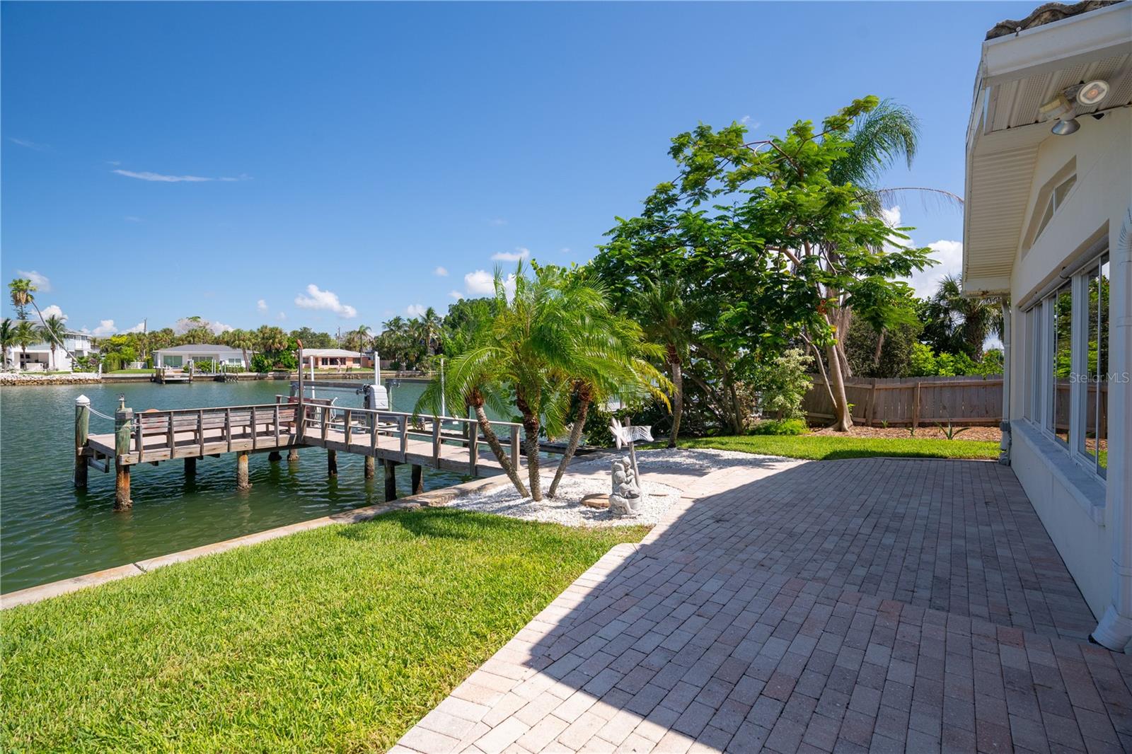 BELLE VISTA SHORES - Residential Lease