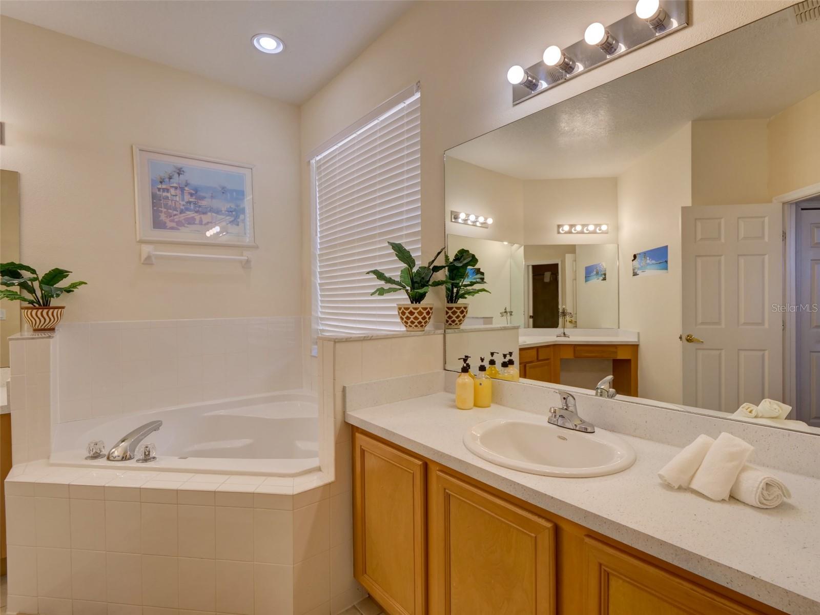 CALABAY PARC AT TOWER LAKE - Residential