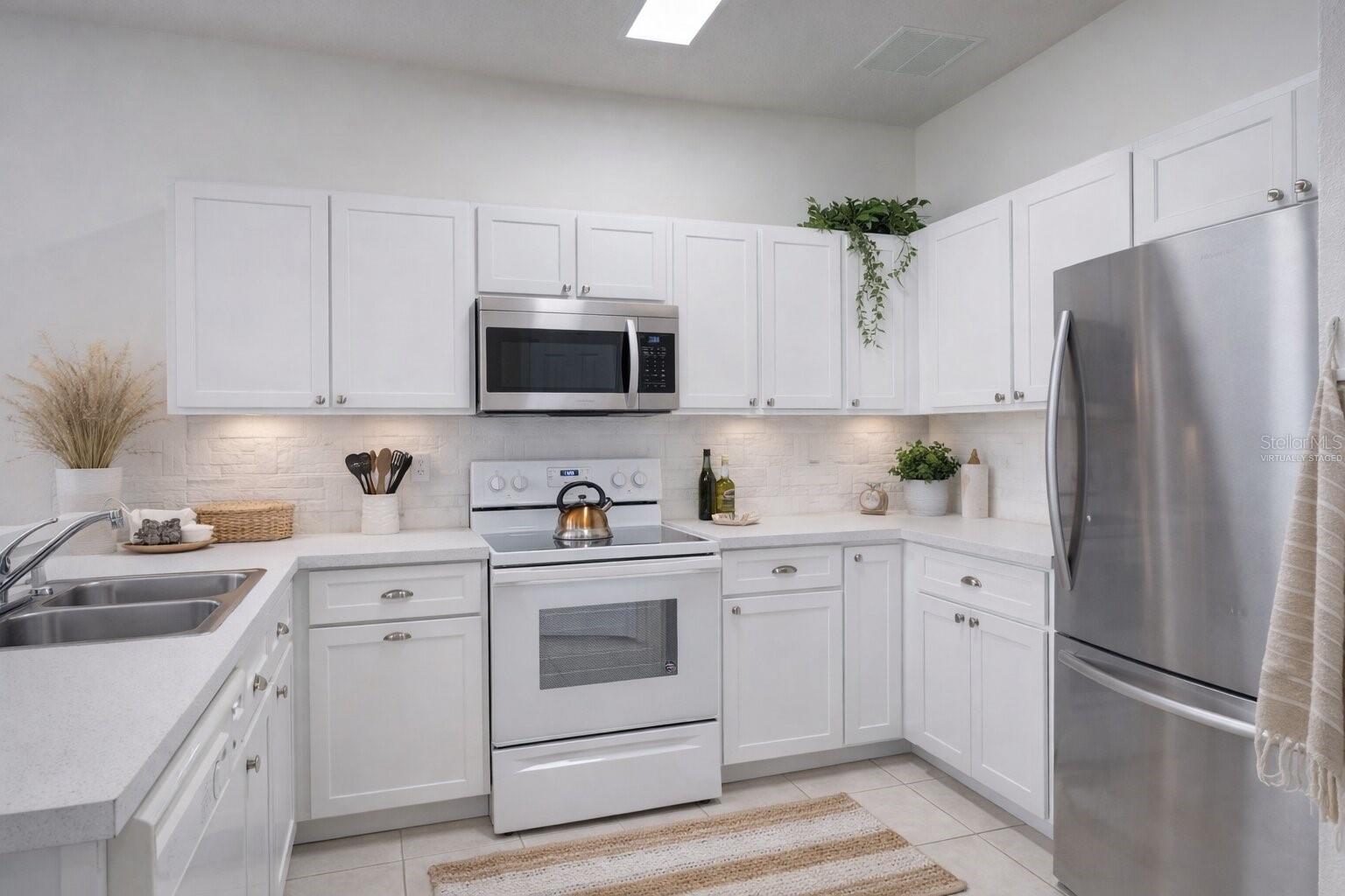 CALABAY PARC AT TOWER LAKE - Residential