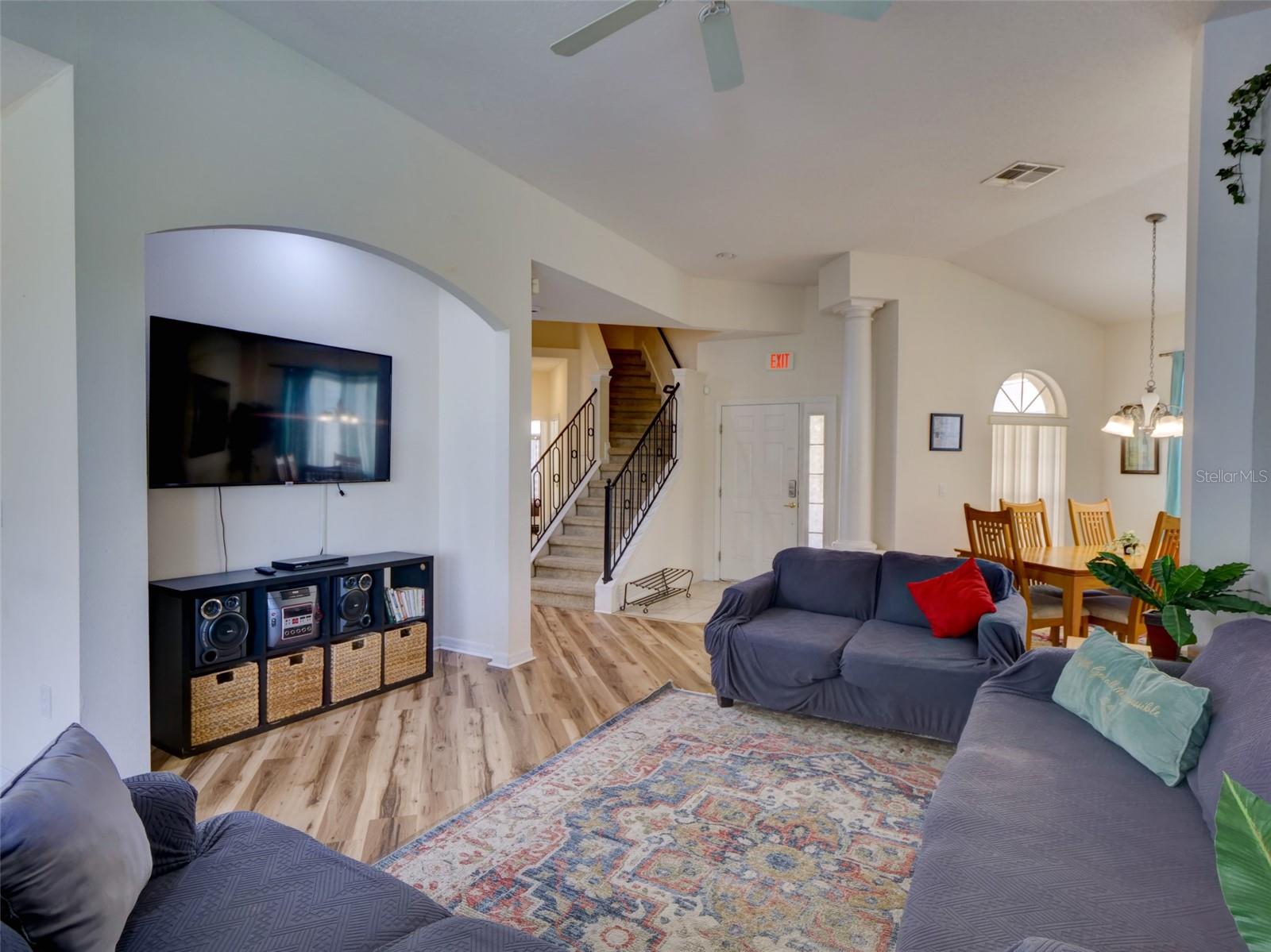 CALABAY PARC AT TOWER LAKE - Residential