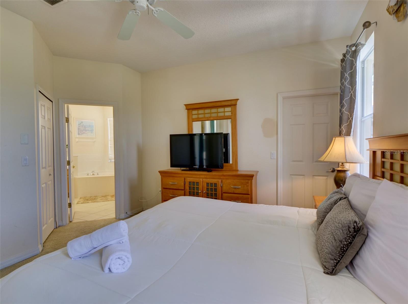 CALABAY PARC AT TOWER LAKE - Residential