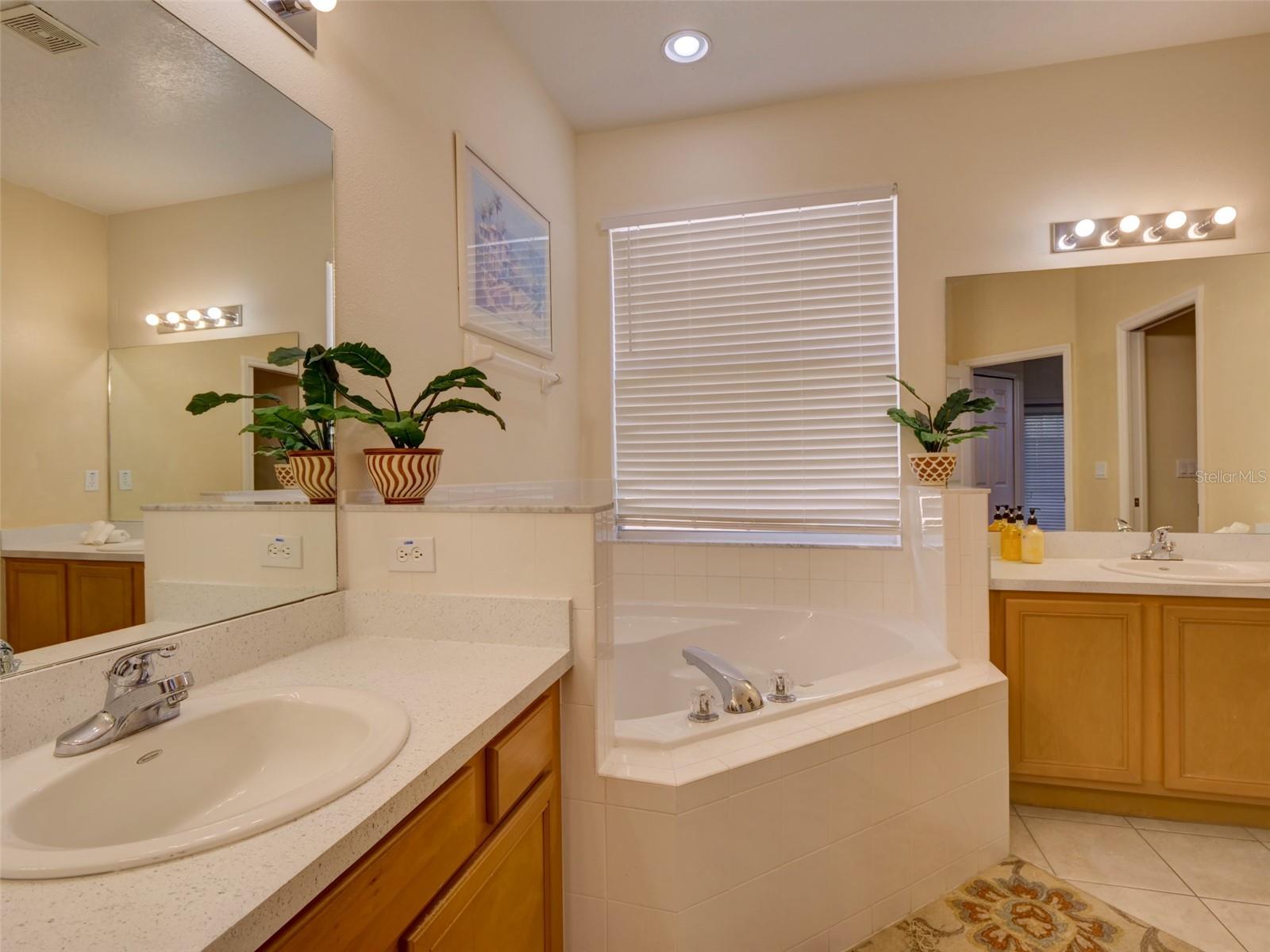 CALABAY PARC AT TOWER LAKE - Residential