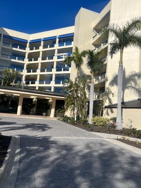 2110 HARBOURSIDE DRIVE 547 LONGBOAT KEY FL 34228