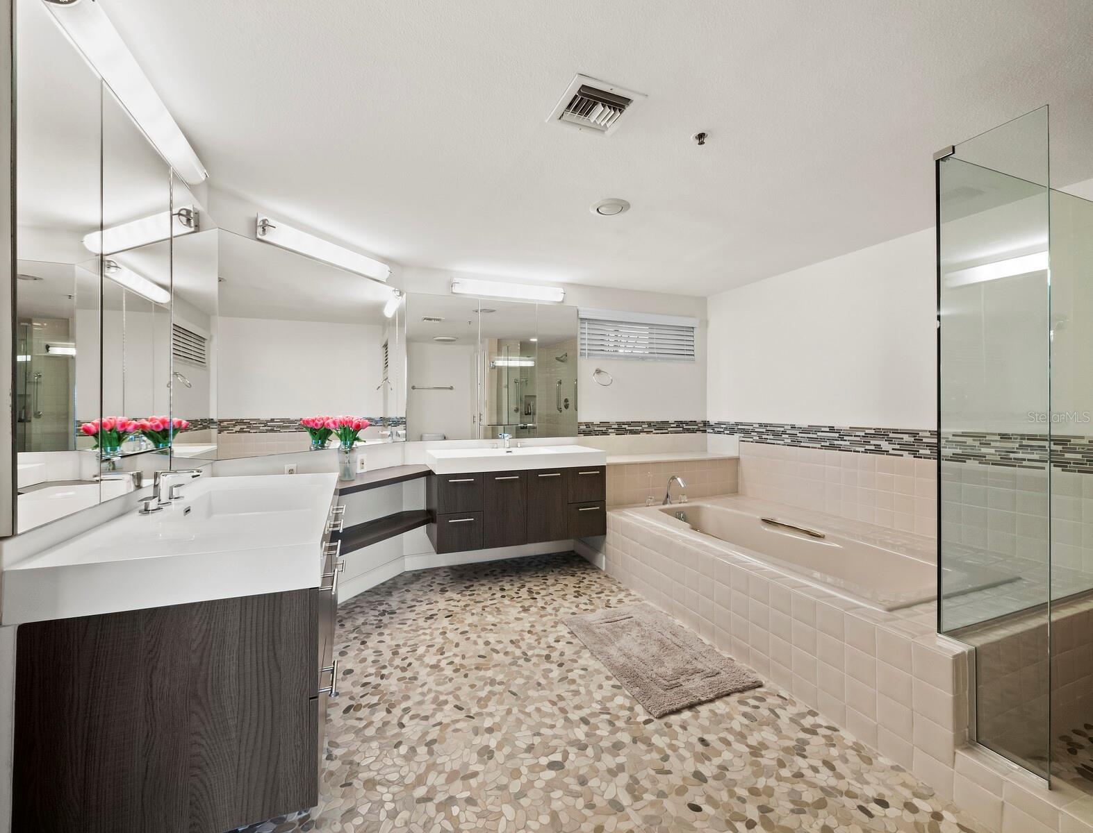 FAIRWAY BAY 3 - Residential