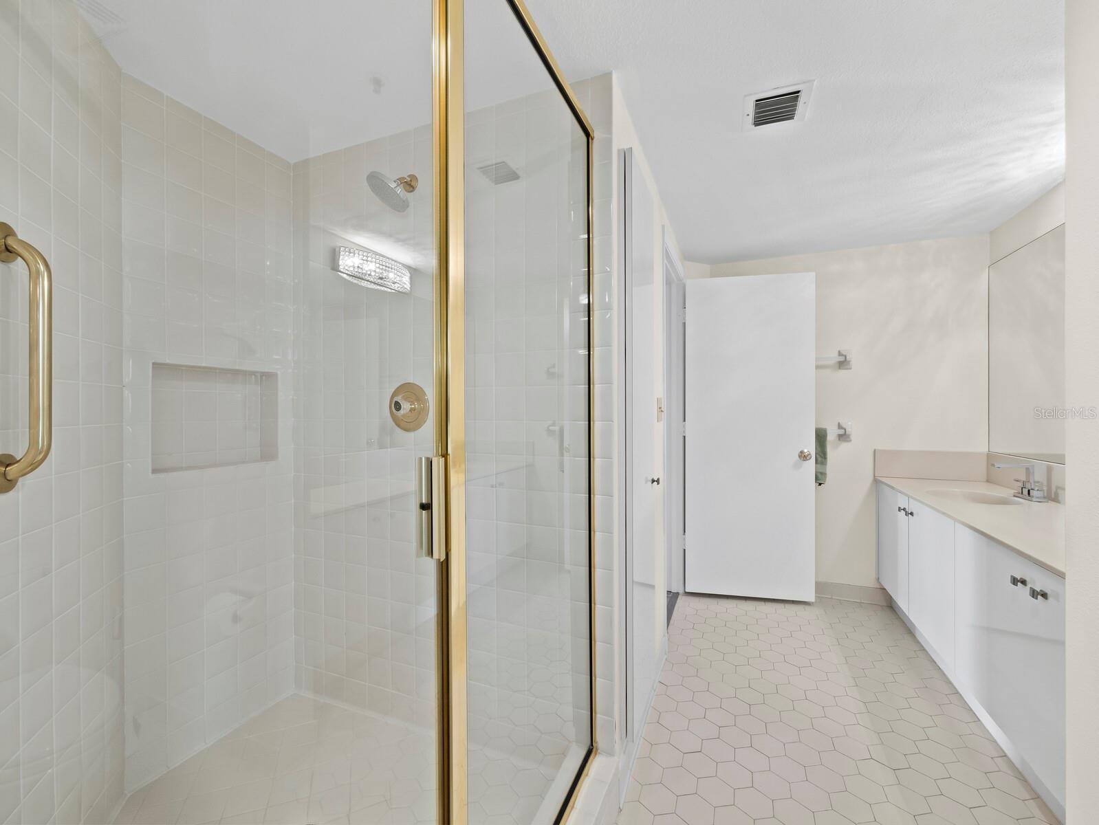 FAIRWAY BAY 3 - Residential