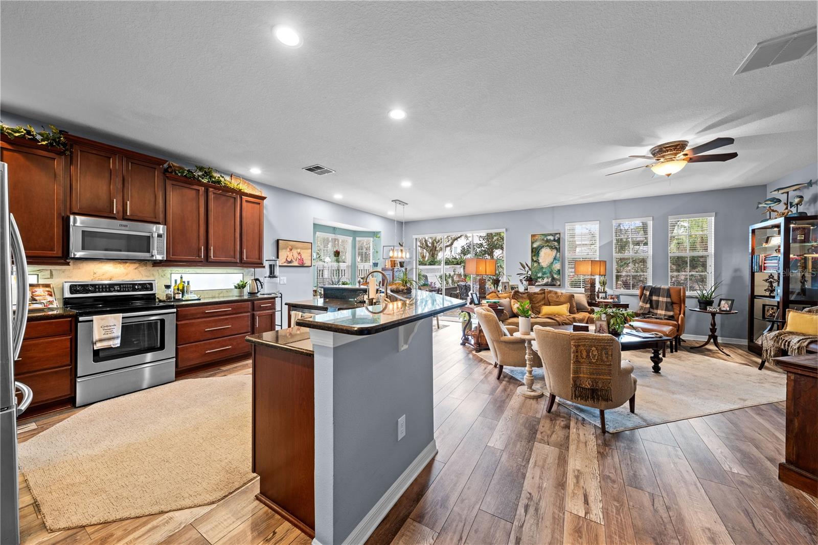 WATERS EDGE/LK NONA - Residential