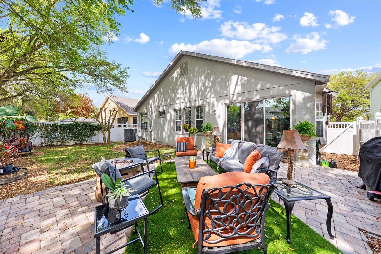 WATERS EDGE/LK NONA - Residential