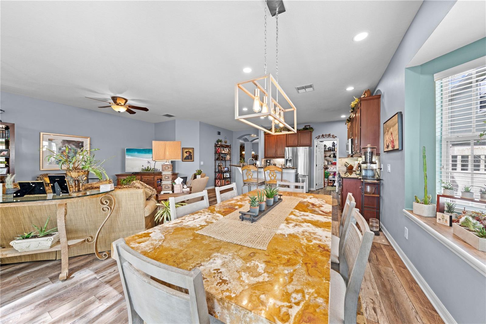 WATERS EDGE/LK NONA - Residential