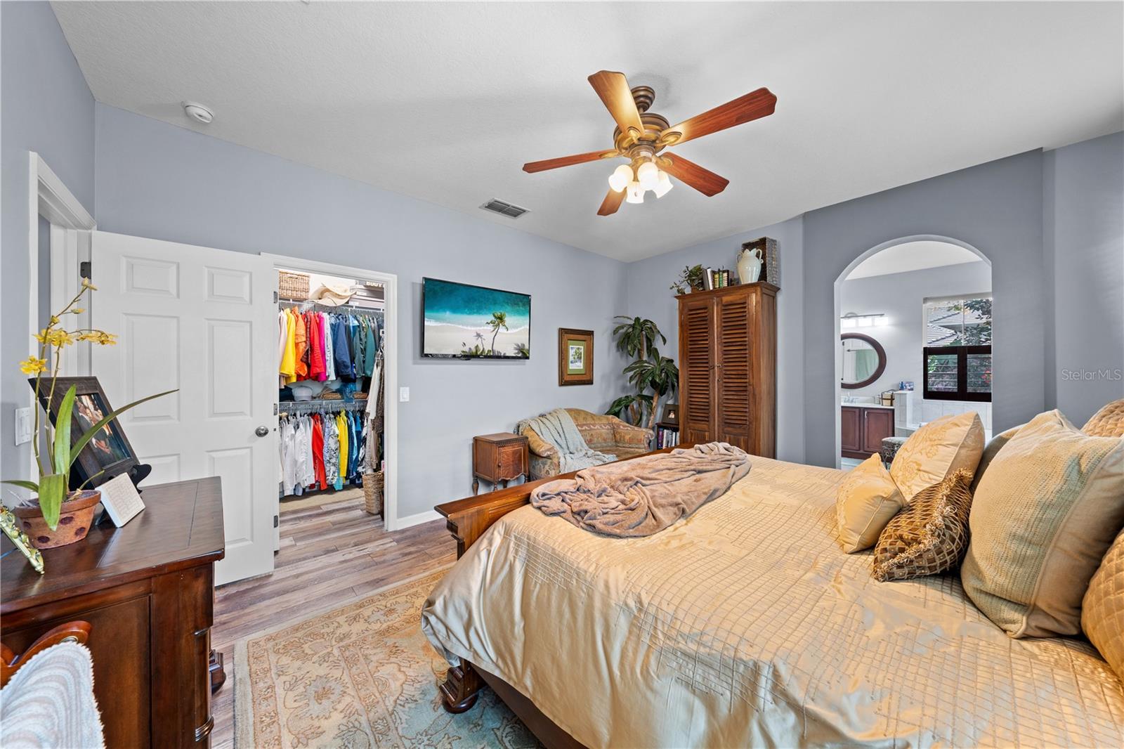 WATERS EDGE/LK NONA - Residential