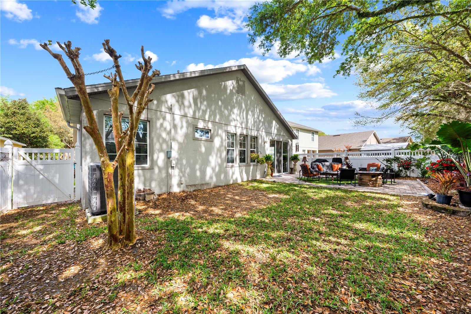 WATERS EDGE/LK NONA - Residential