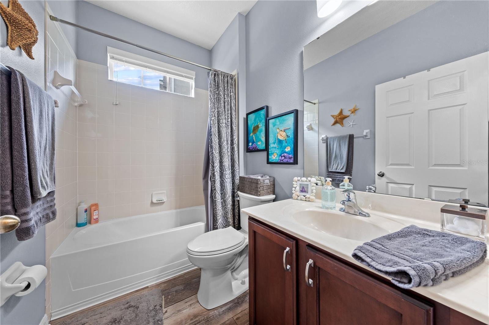 WATERS EDGE/LK NONA - Residential