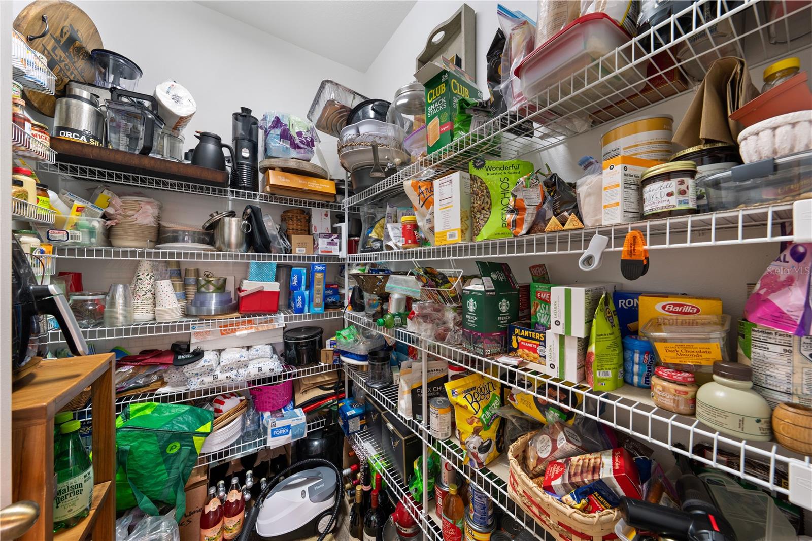 WATERS EDGE/LK NONA - Residential