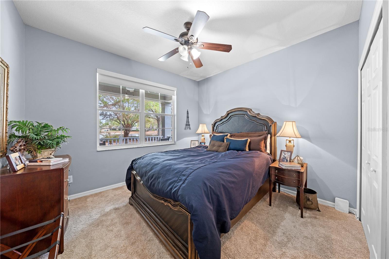 WATERS EDGE/LK NONA - Residential