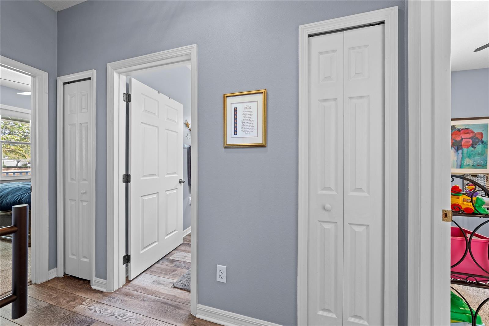 WATERS EDGE/LK NONA - Residential