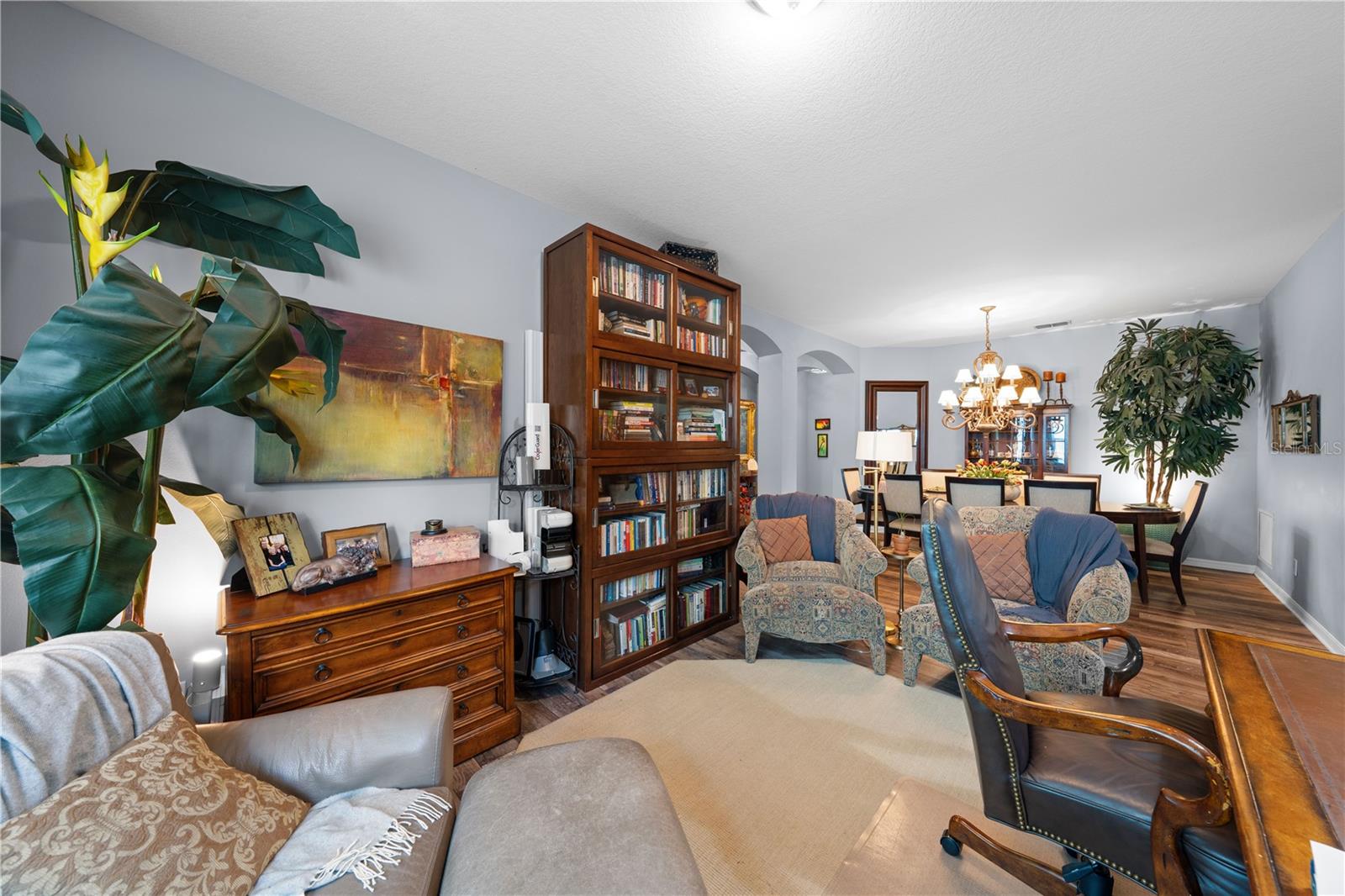 WATERS EDGE/LK NONA - Residential