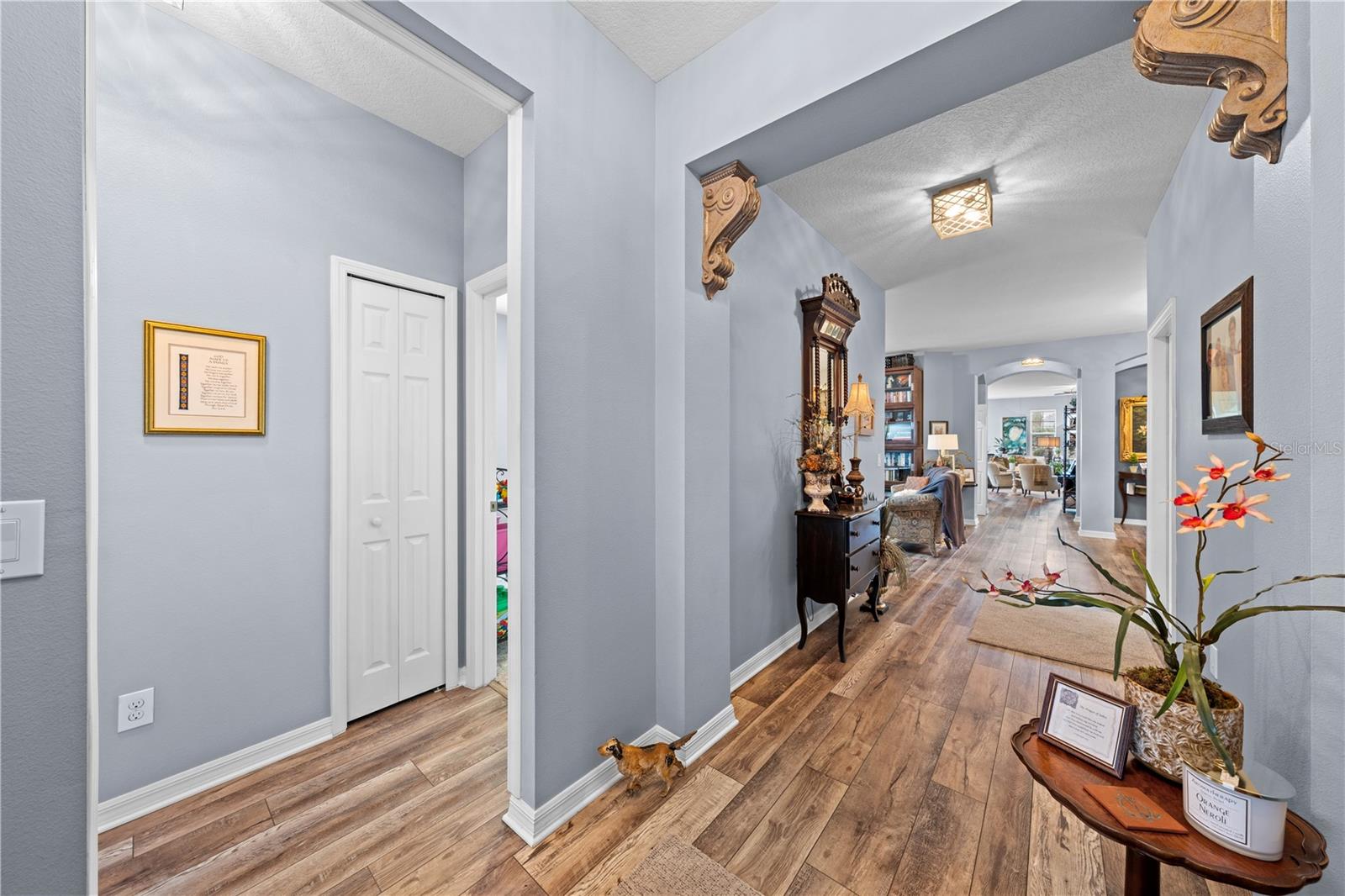 WATERS EDGE/LK NONA - Residential