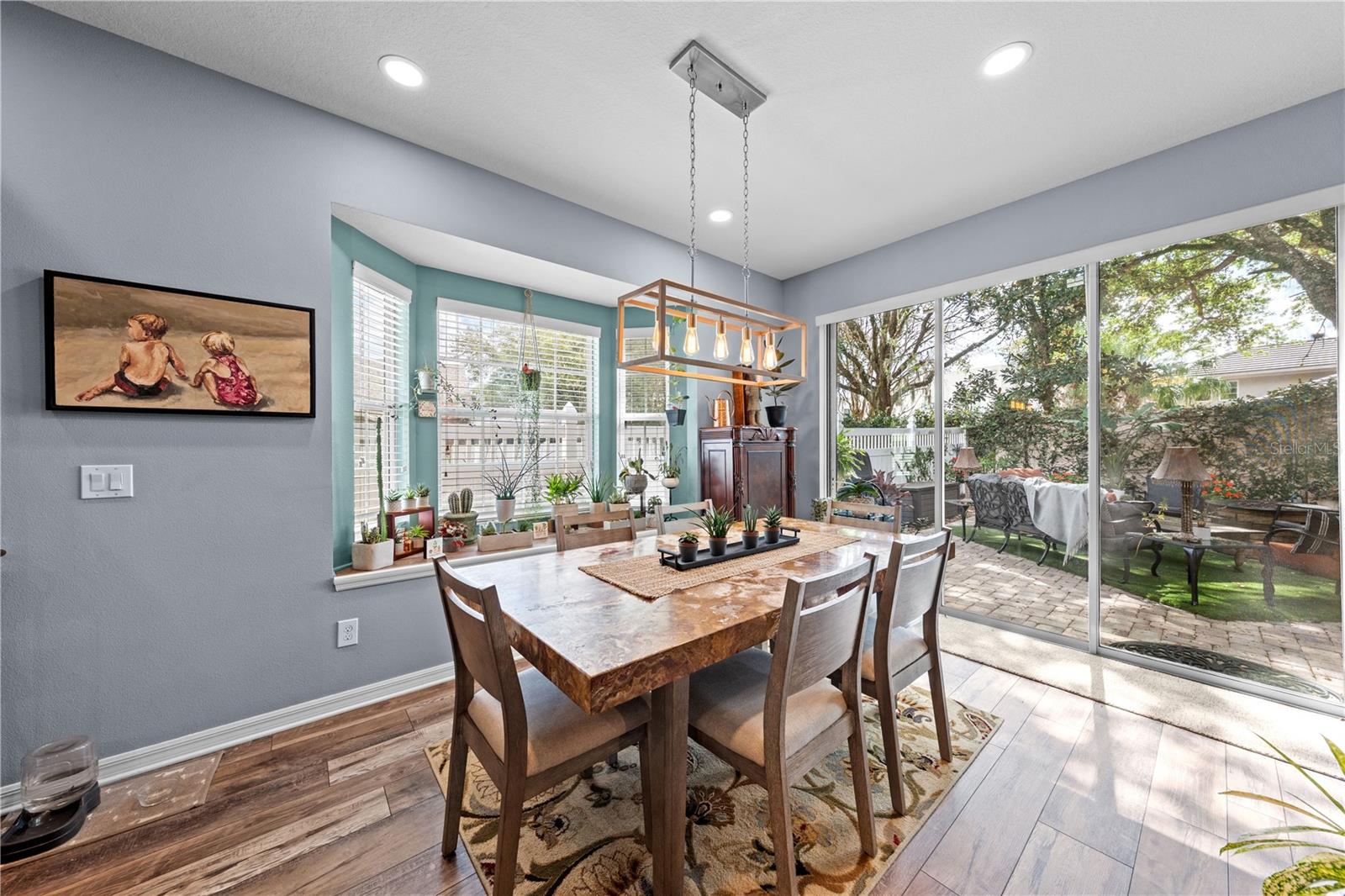 WATERS EDGE/LK NONA - Residential