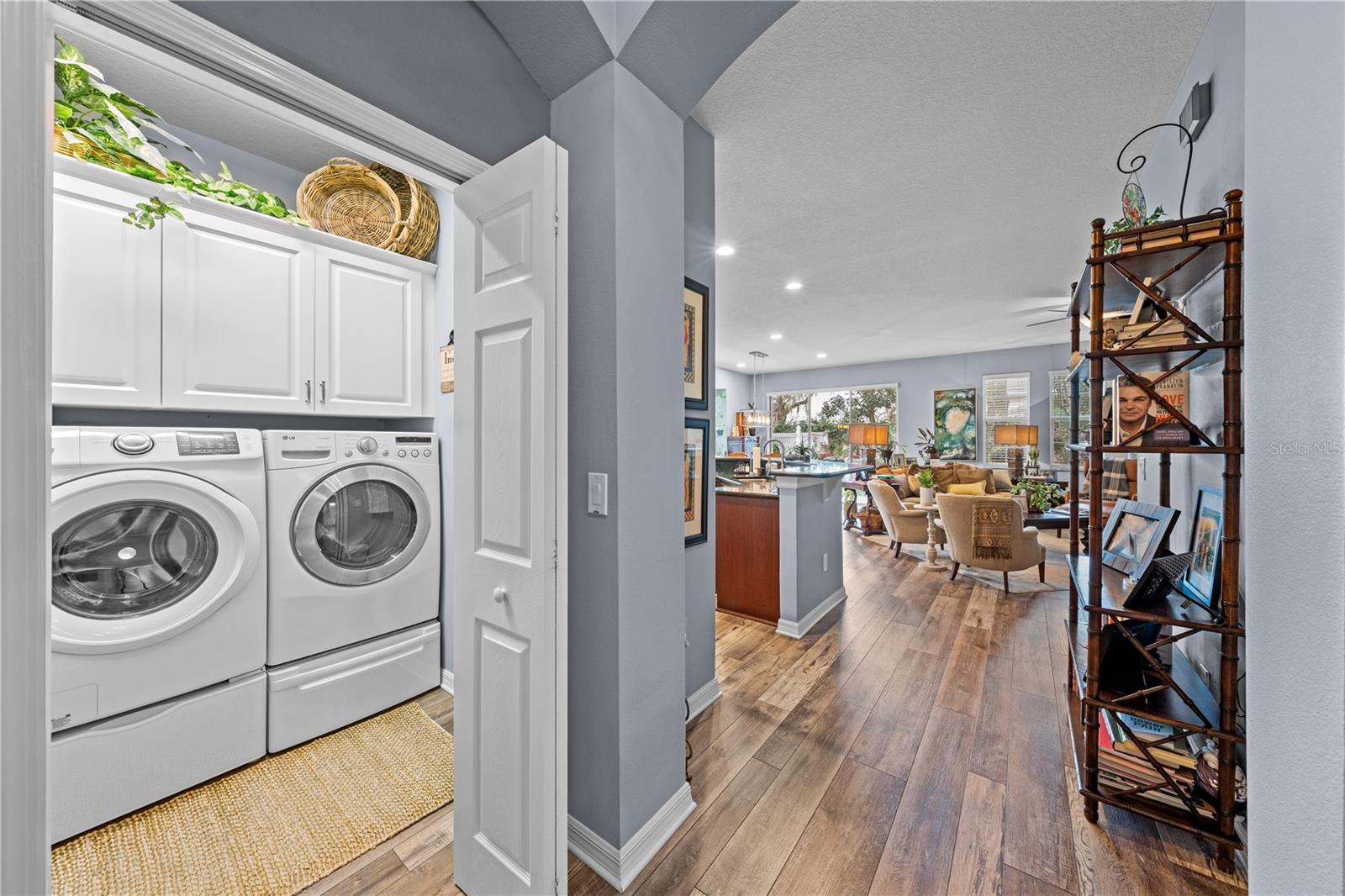 WATERS EDGE/LK NONA - Residential