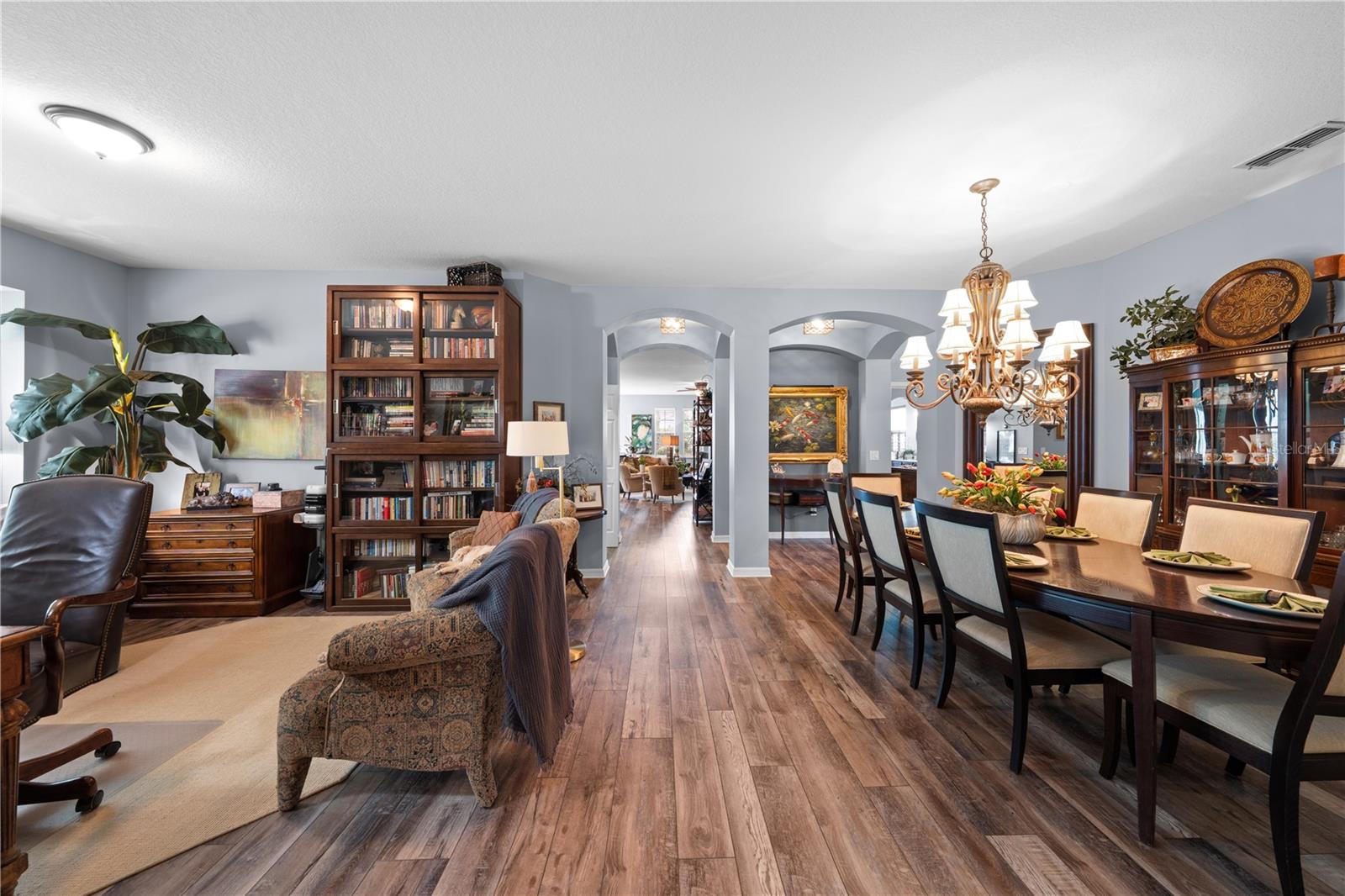 WATERS EDGE/LK NONA - Residential