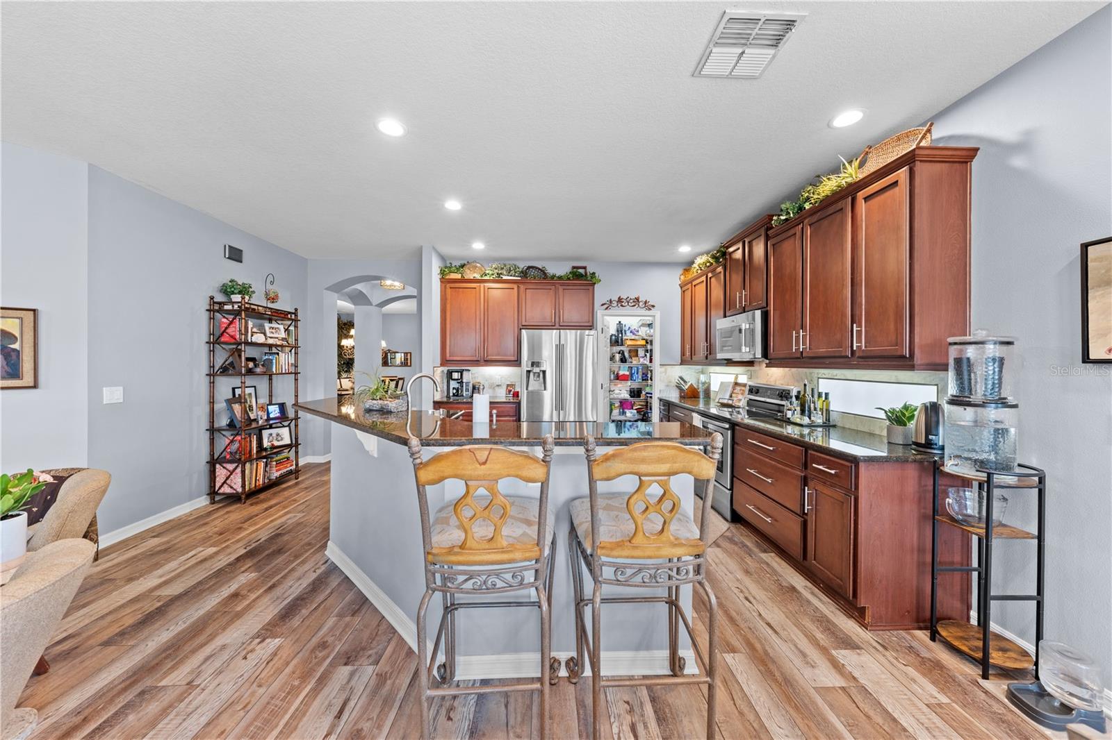 WATERS EDGE/LK NONA - Residential