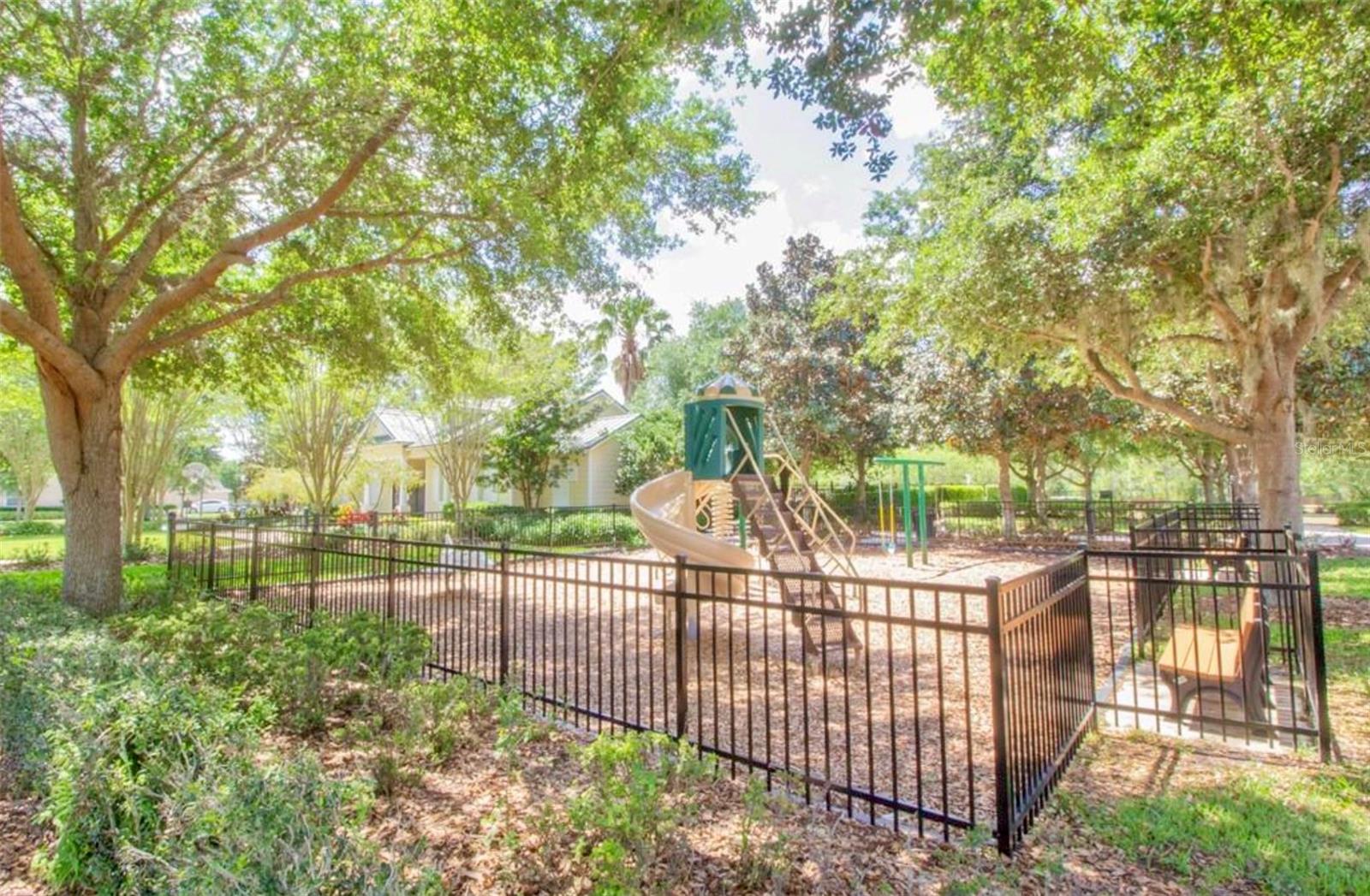 WATERS EDGE/LK NONA - Residential