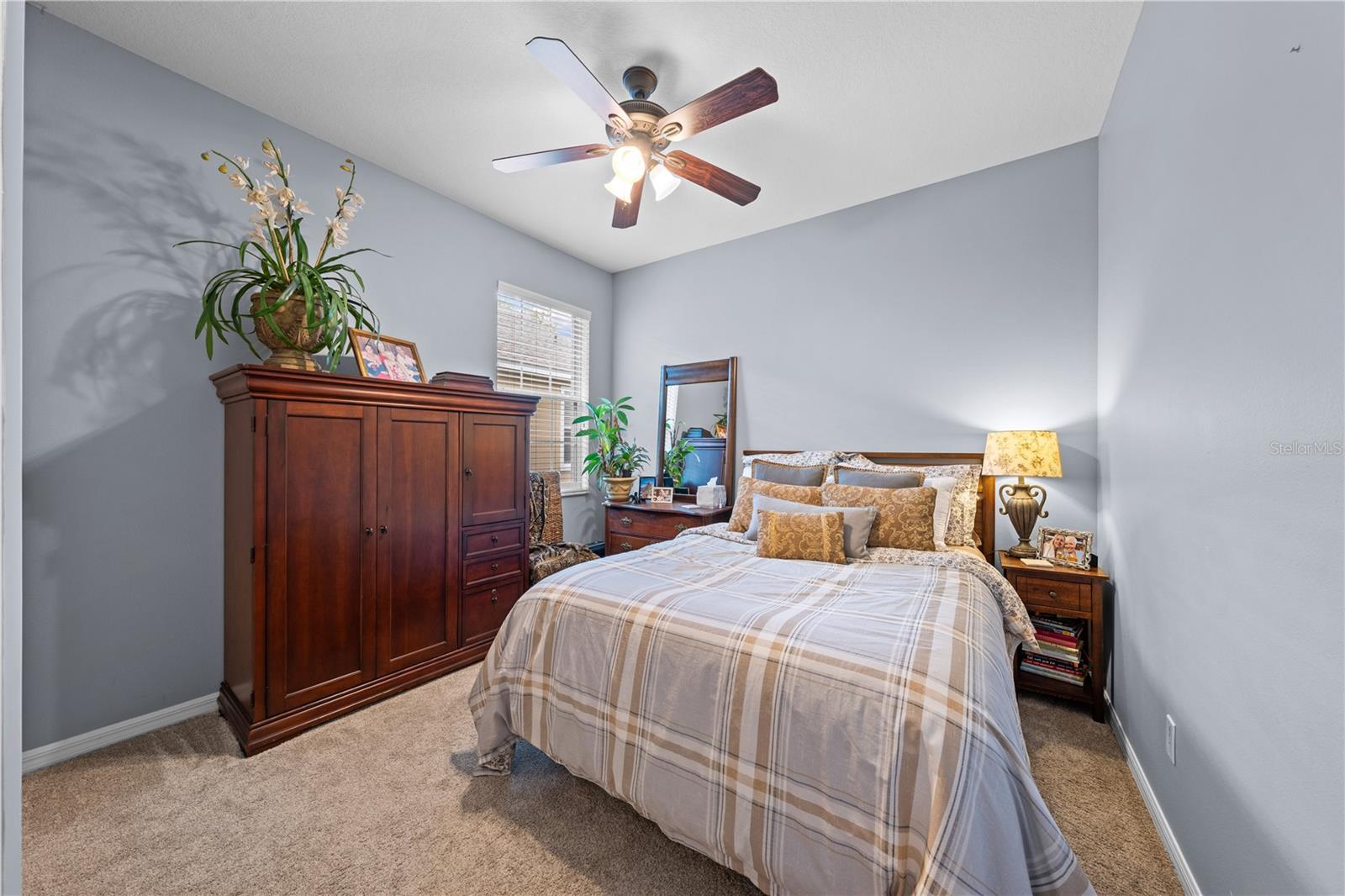 WATERS EDGE/LK NONA - Residential