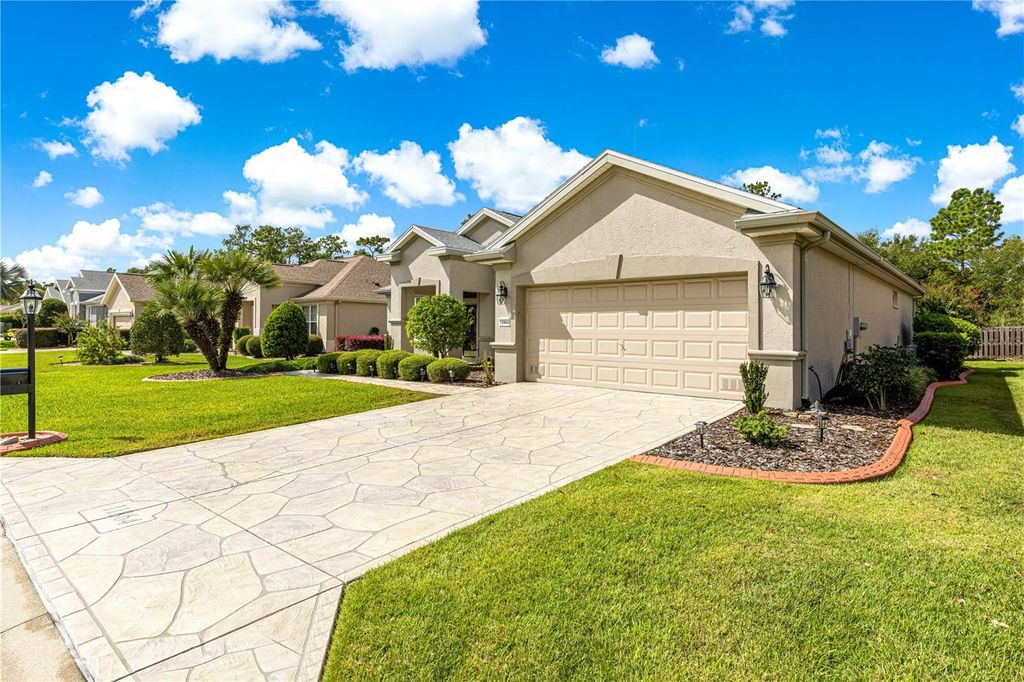 Photo of 11864 SE 91st Circle, Summerfield, FL 34491 (MLS # OM710939)