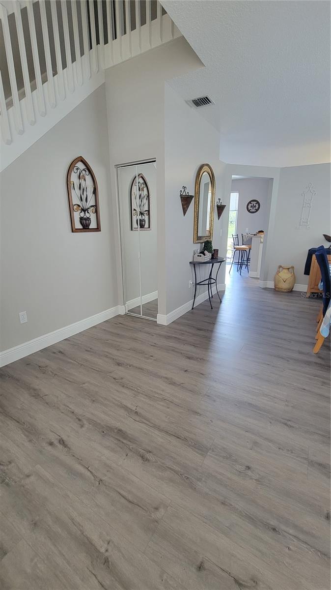 TOWNGATE 156-11 B - Residential