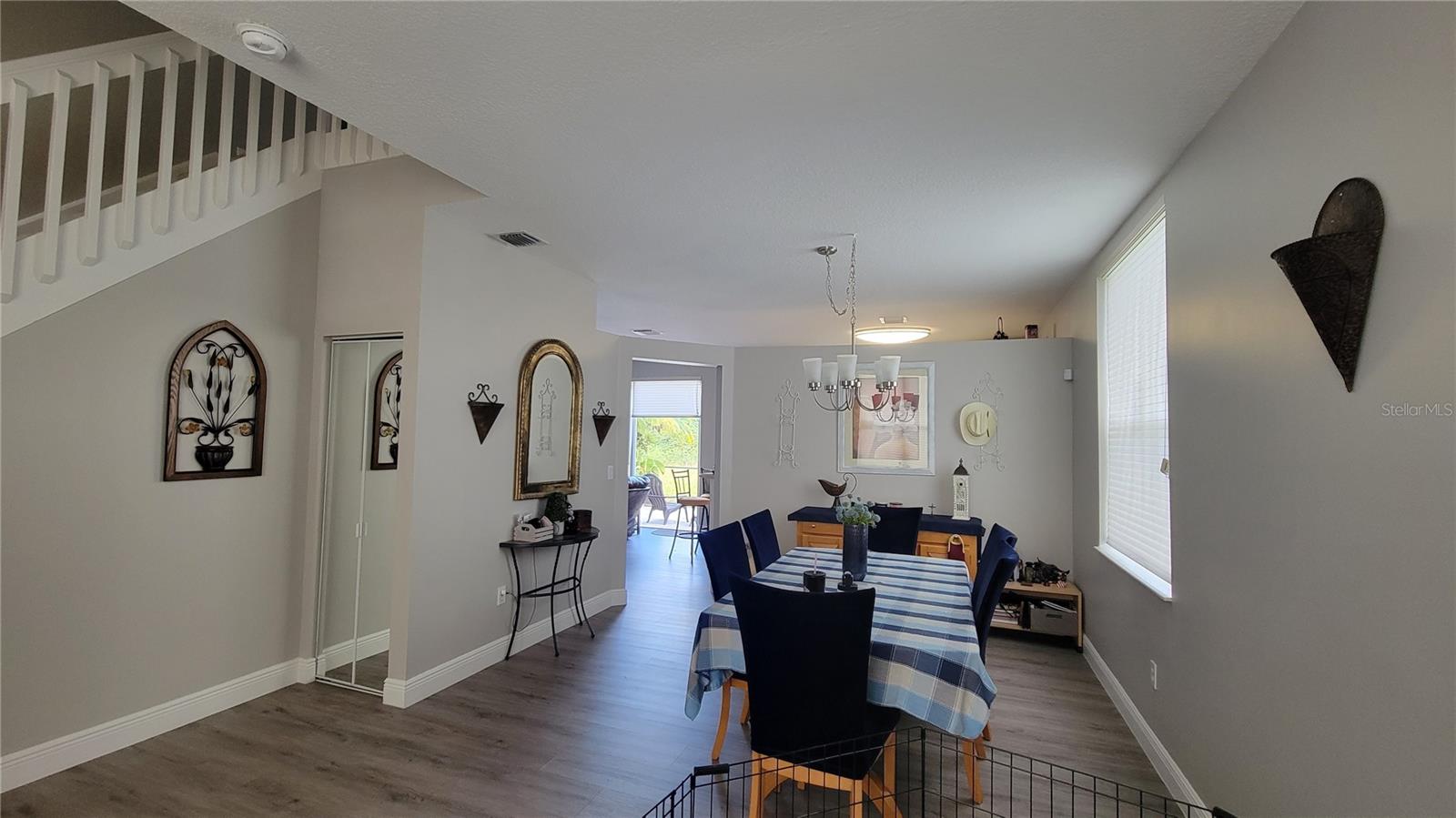 TOWNGATE 156-11 B - Residential