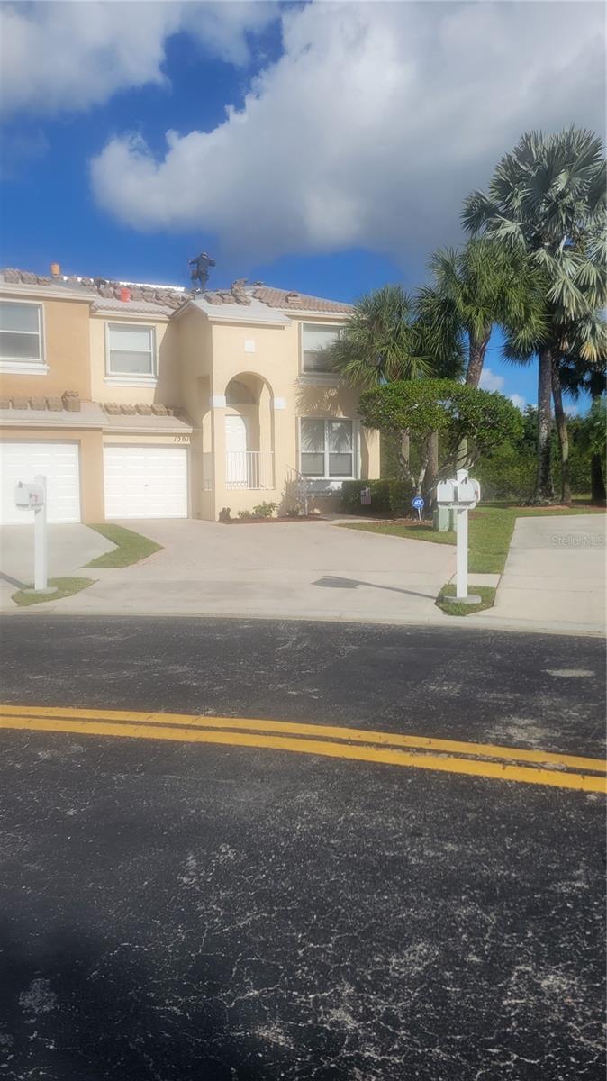 TOWNGATE 156-11 B - Residential