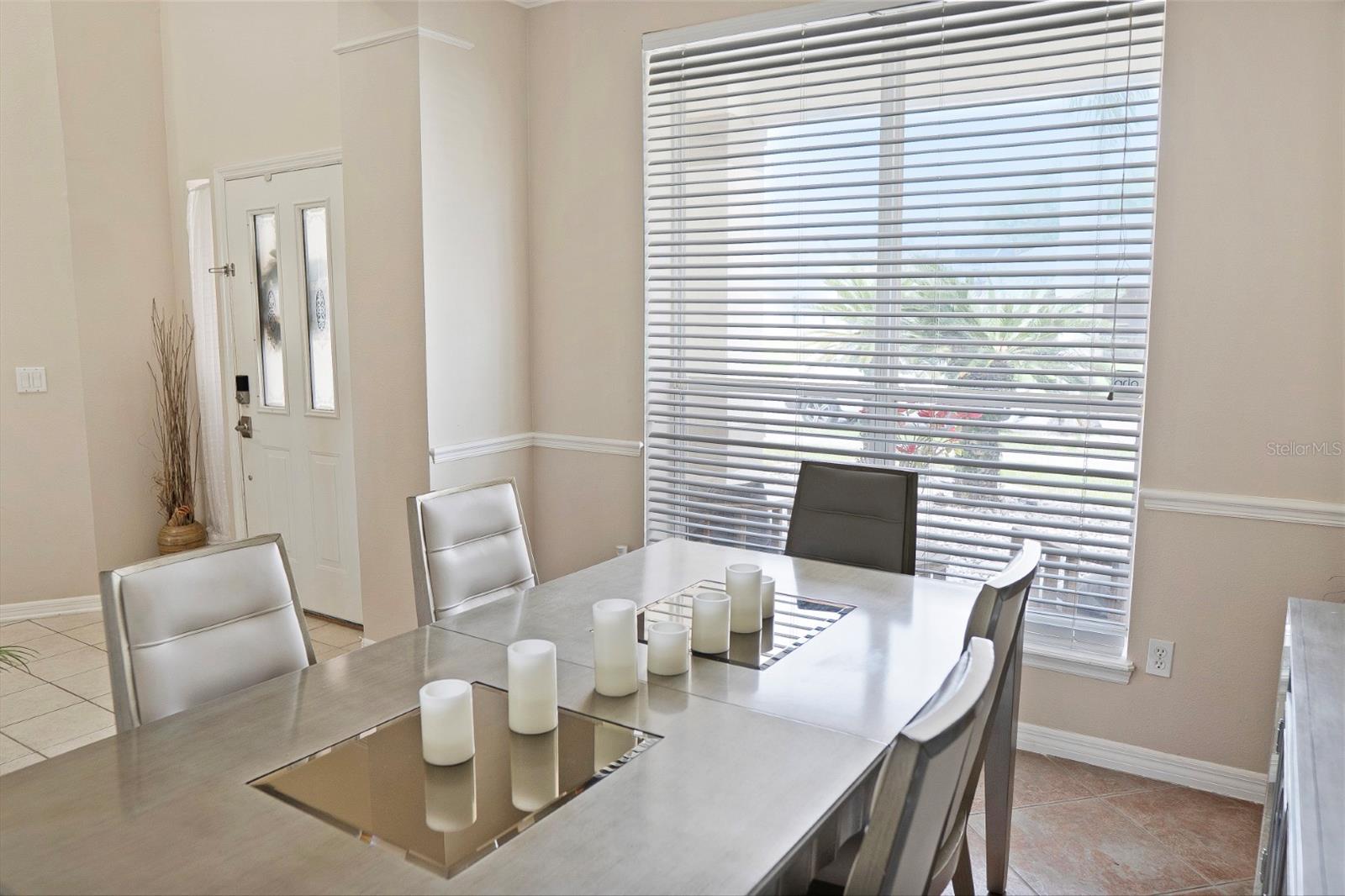 2735 SCARBOROUGH DRIVE