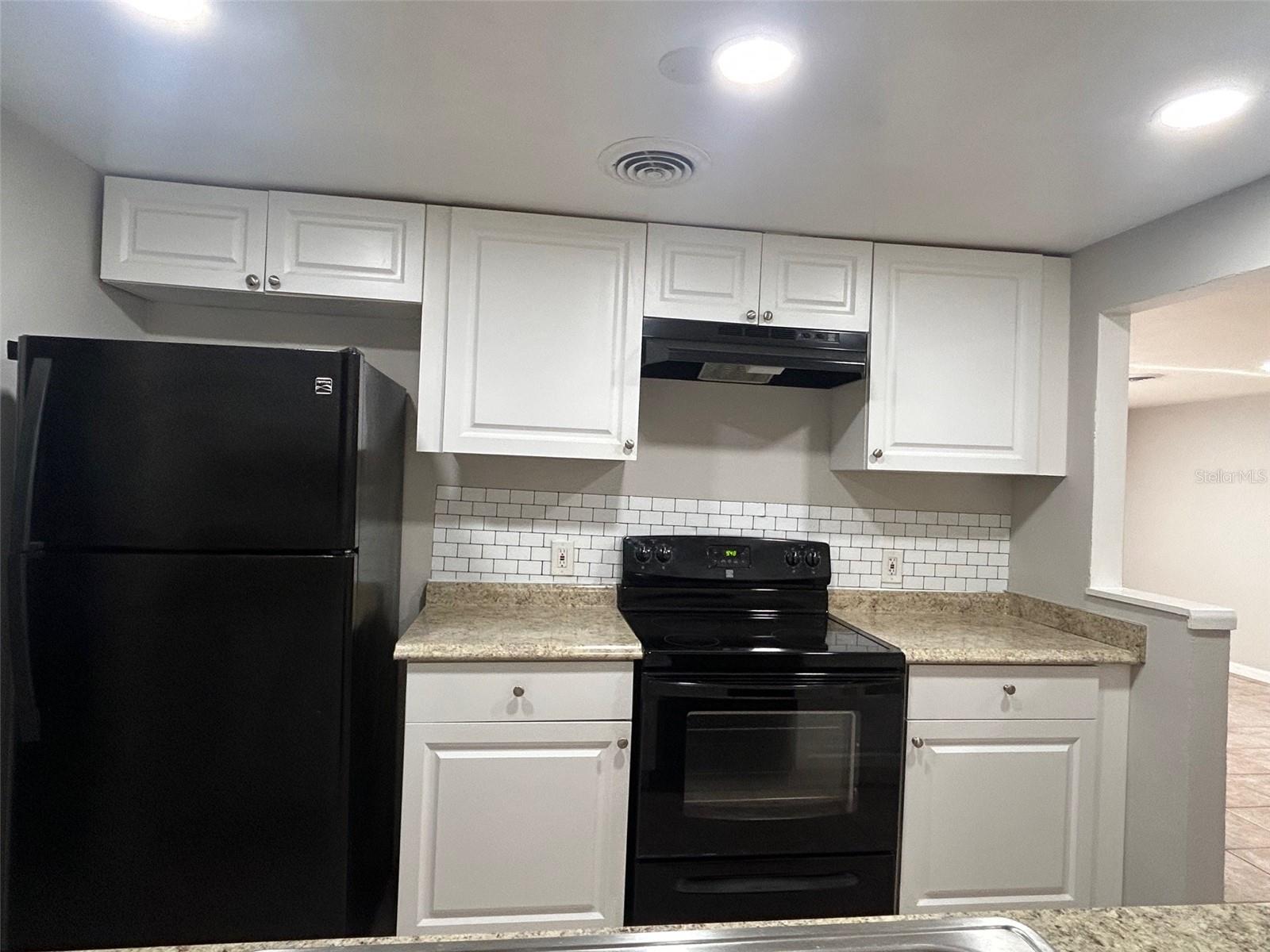 SOUTH VENICE - Residential Lease